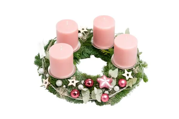 Adventskranz mit Eukalyptus mit rosa Kerzen Ø 25 cm