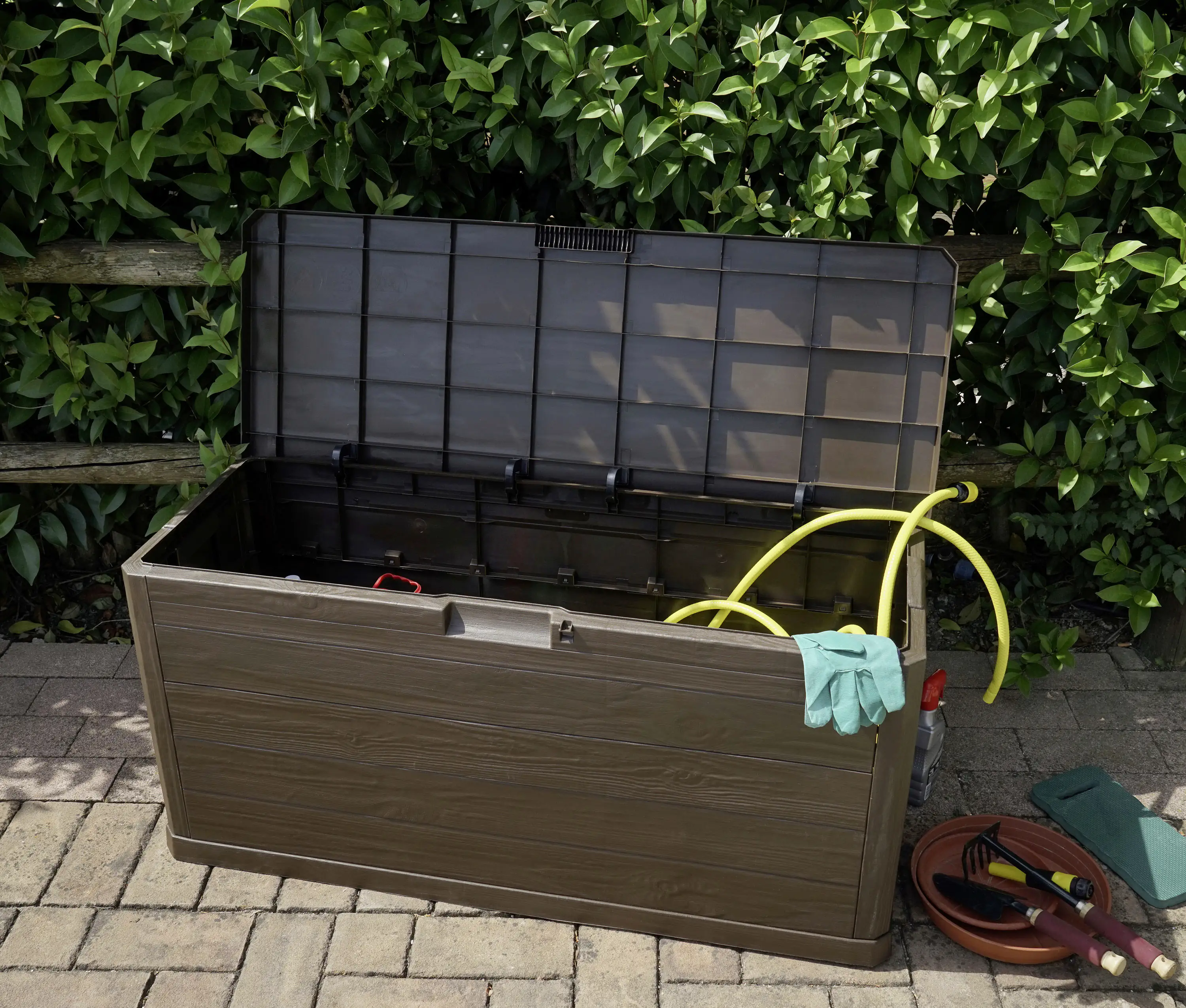 Dobar Gartentruhe aus Kunststoff braun 117 x 45 x 56 cm