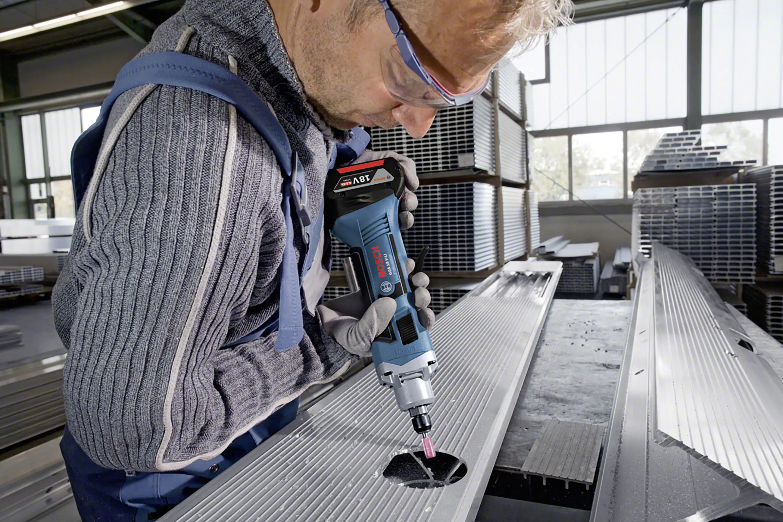 Bosch Professional Akku-Geradschleifer GGS 18V-LI Solo in L-Boxx