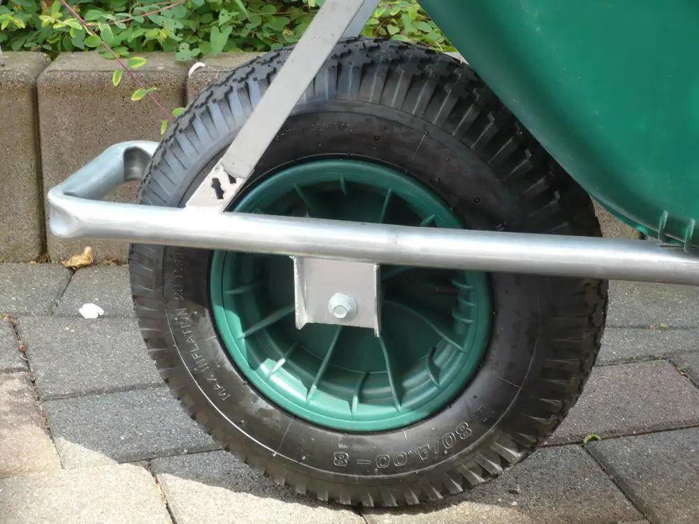 pro-bau-tec Gartenschubkarre 100 l Tragkraft 120 kg pro-bau-tec Gartenschubkarre 100 l Tragkraft 120 kg
