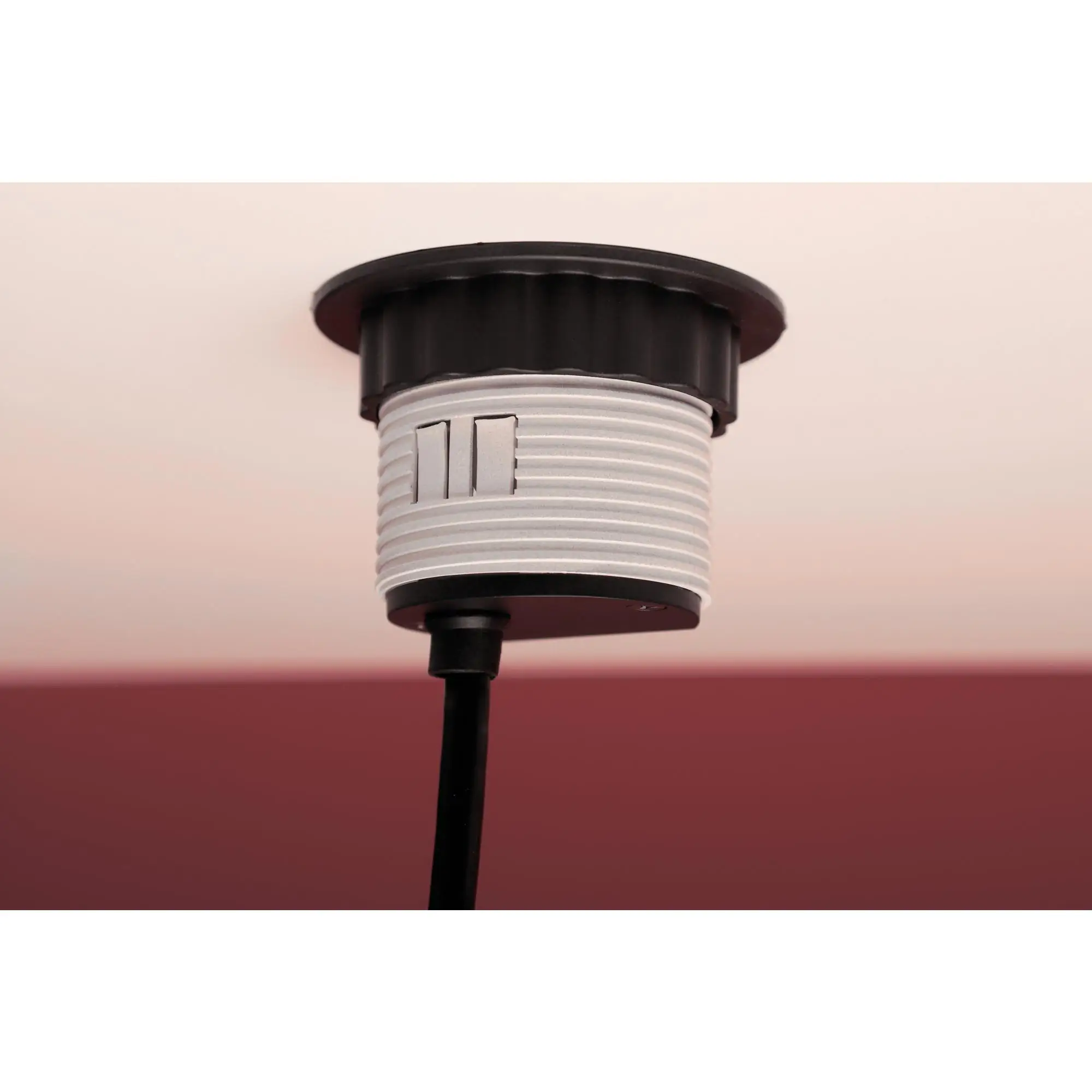 Unitec Einbausteckdosenleiste 3-fach 2m mit 2 x USB Tower, silber Unitec Einbausteckdosenleiste 3-fach 2m mit 2 x USB Tower, silber