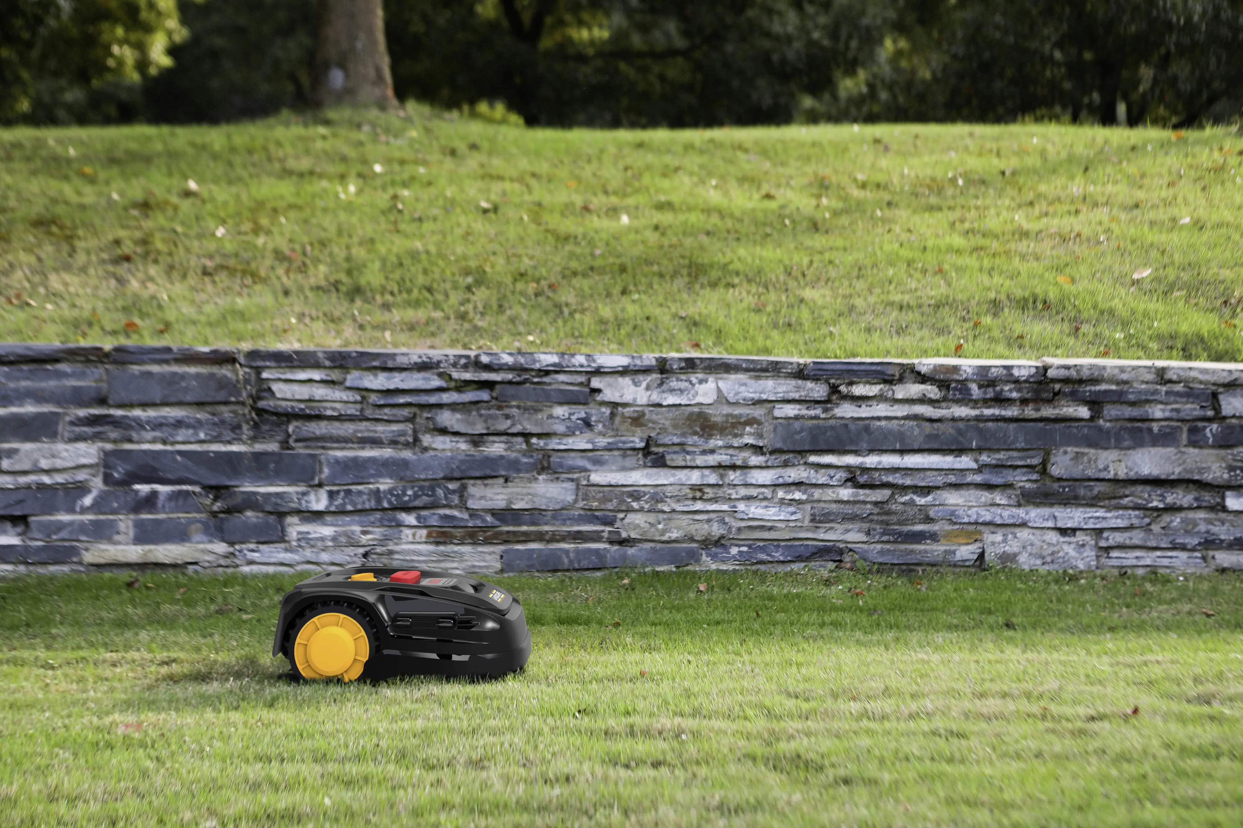 Landxcape Mähroboter LX796 16 cm Schnittbreite für 400 m²