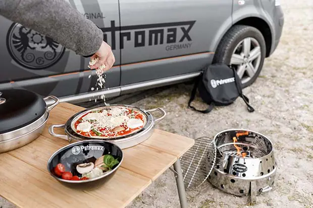 Outdoor-Cooking im Petromax