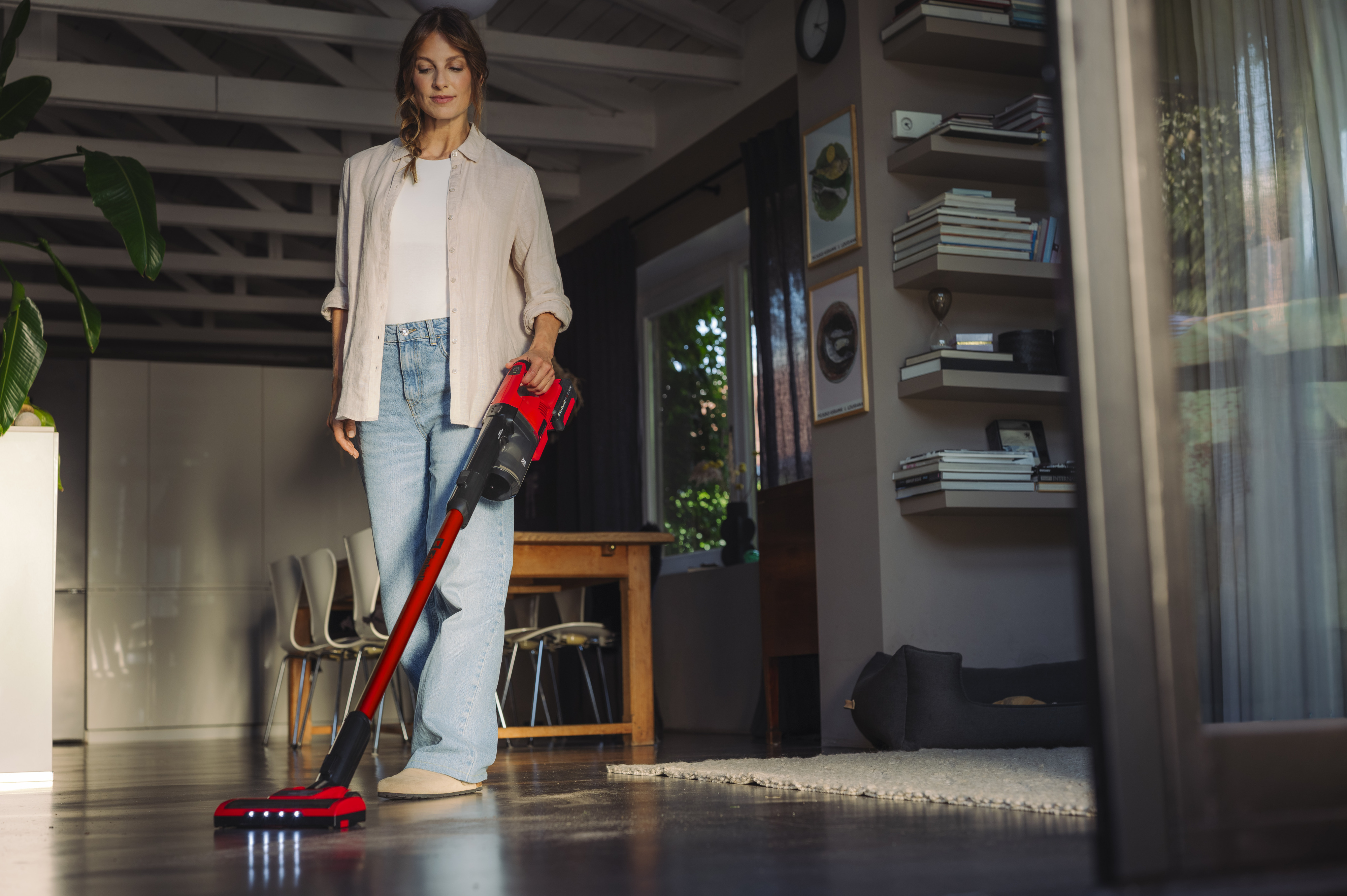 Einhell Akku-Stielstaubsauger TE-SV 18 Li inkl. 4Ah Starterset