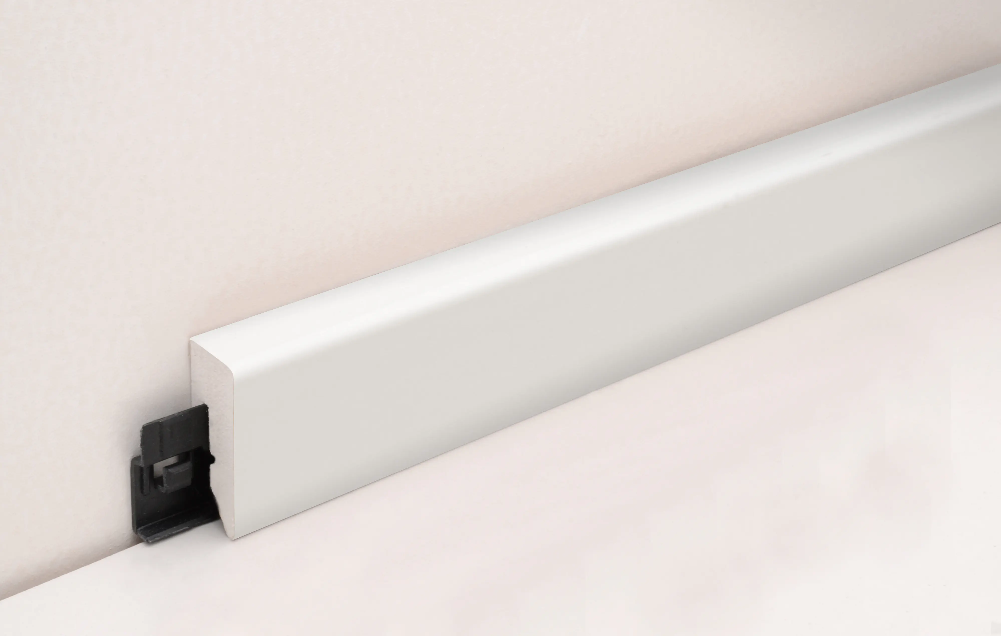 Neuhofer Fußleiste 240 cm x 38 x 15 mm weiß Neuhofer Fußleiste 240 cm x 38 x 15 mm weiß