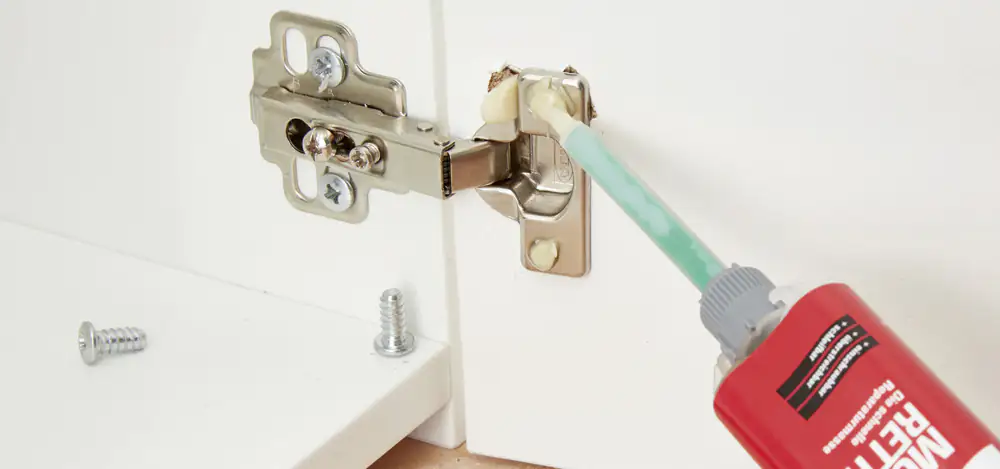 Fischer Möbelretter Die schnelle Reparaturmasse.