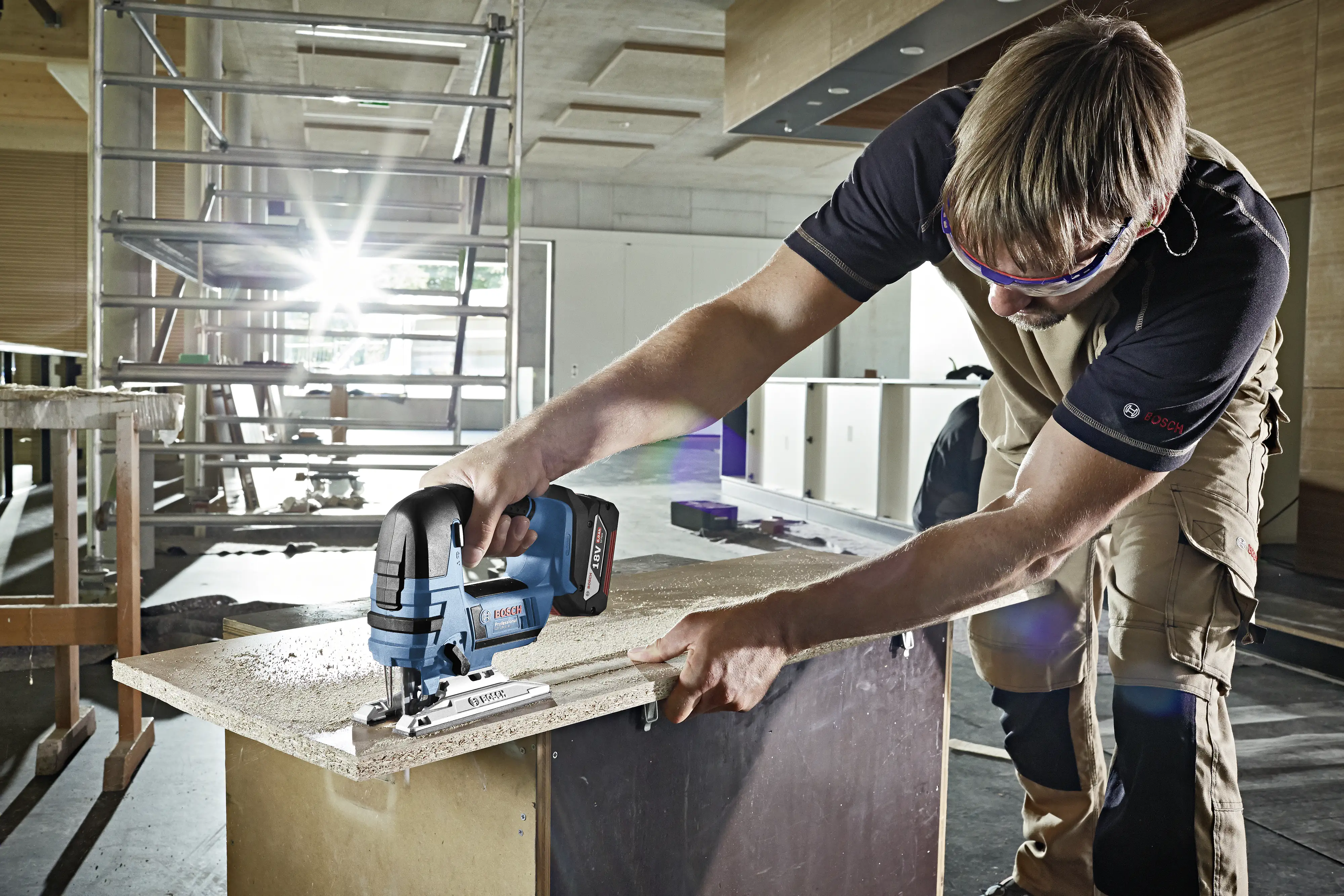 Bosch Professional Akku-Stichsäge GST 18V-LI B inkl. Akku und Ladegerät Bosch Professional Akku-Stichsäge GST 18V-LI B inkl. Akku und Ladegerät