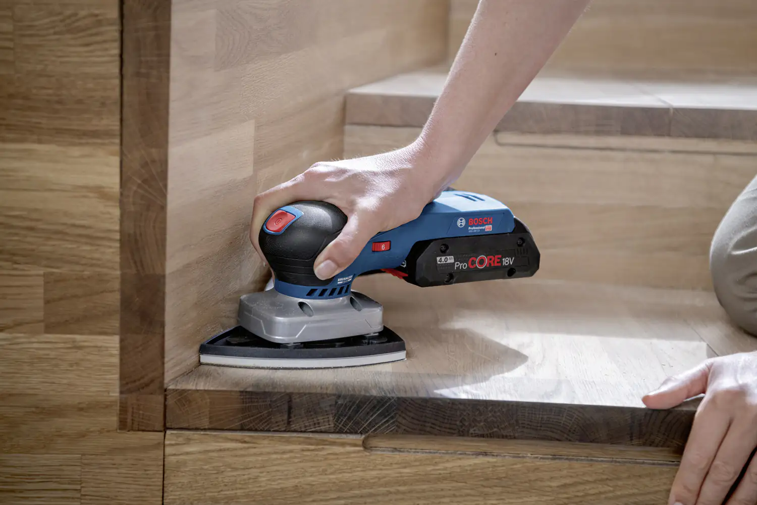 Bosch Professional Akku-Schwingschleifer GSS 18V-13 mit L-Boxx