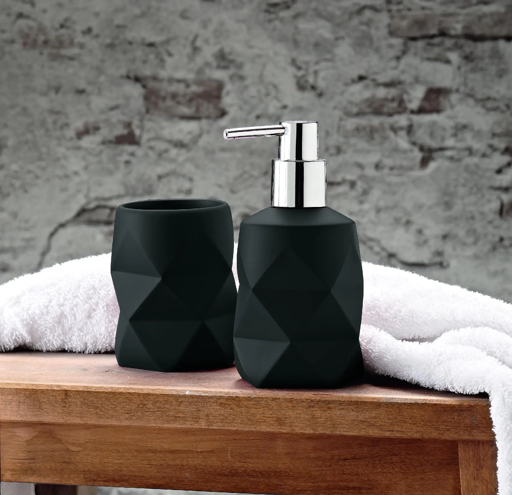 Kleine Wolke Seifenspender Crackle schwarz 200 ml