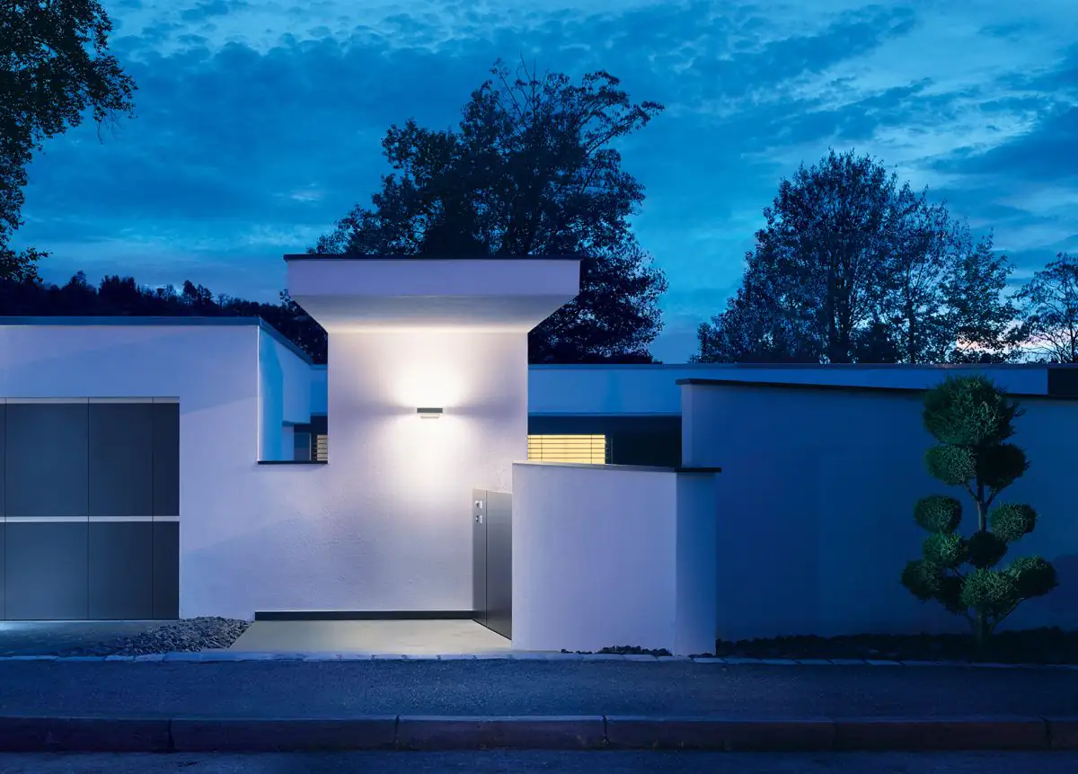 Steinel Außenleuchten L 810 S Anthrazit Up- & Downlight mit Sensor 5 m Steinel Außenleuchten L 810 S Anthrazit Up- & Downlight mit Sensor 5 m