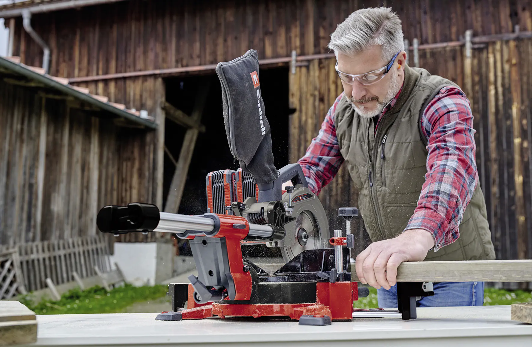 Einhell Expert Akku-Zug-Kapp-Gehrungssäge TE-SM 36/210 Li Solo 36 V Einhell Expert Akku-Zug-Kapp-Gehrungssäge TE-SM 36/210 Li Solo 36 V