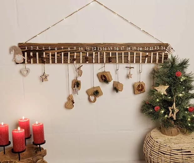 Adventskalender aus Altholz