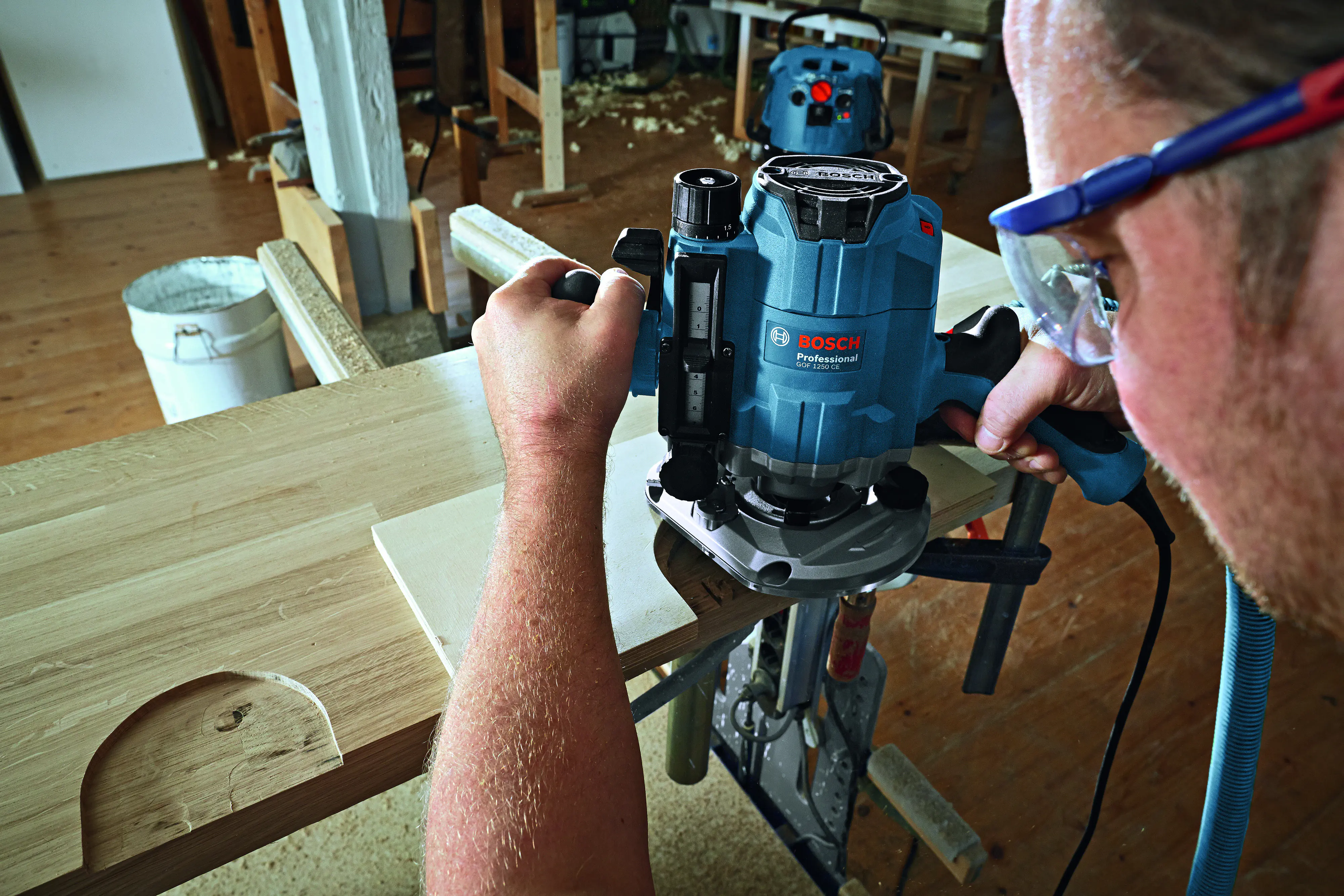Bosch Professional Präzisions-Oberfräse GOF 1250 CE Bosch Professional Präzisions-Oberfräse GOF 1250 CE