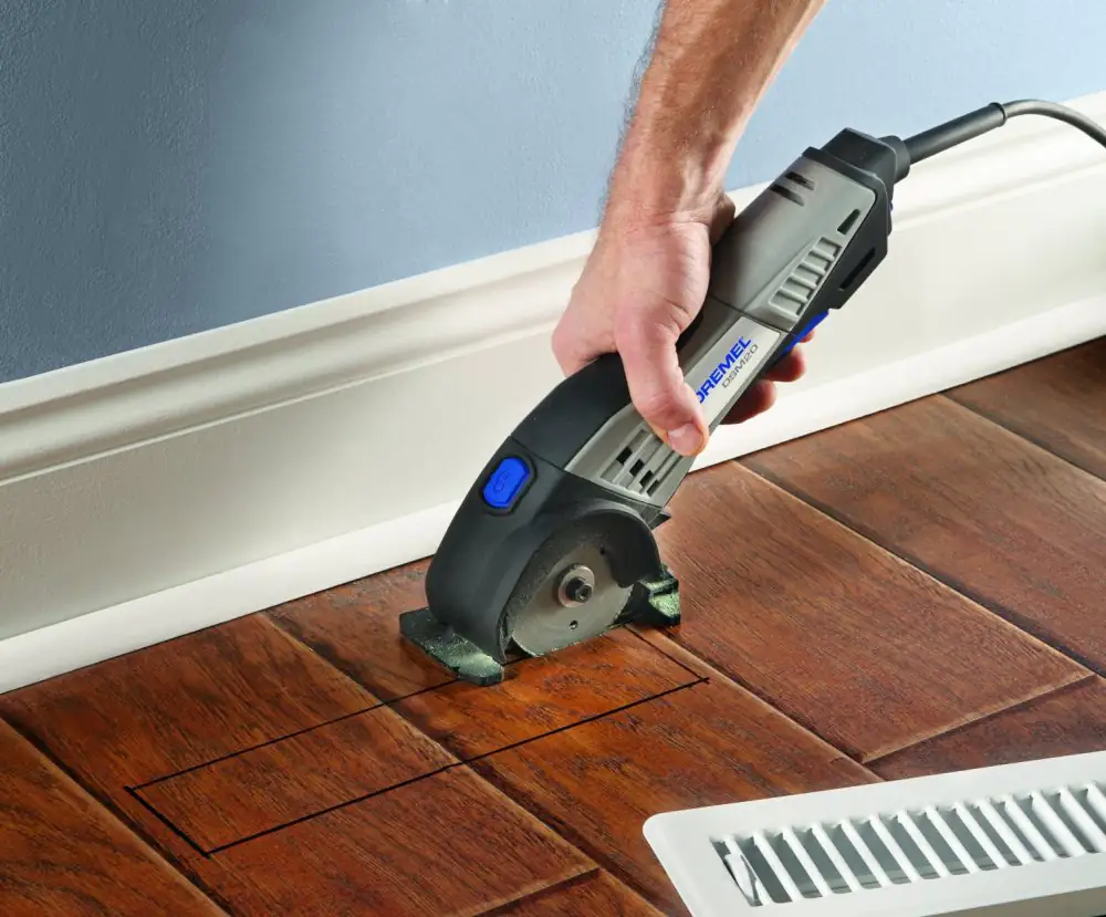 Dremel Kompaktsäge DSM 20 inkl. Zubehör im Koffer Dremel Kompaktsäge DSM 20 inkl. Zubehör im Koffer