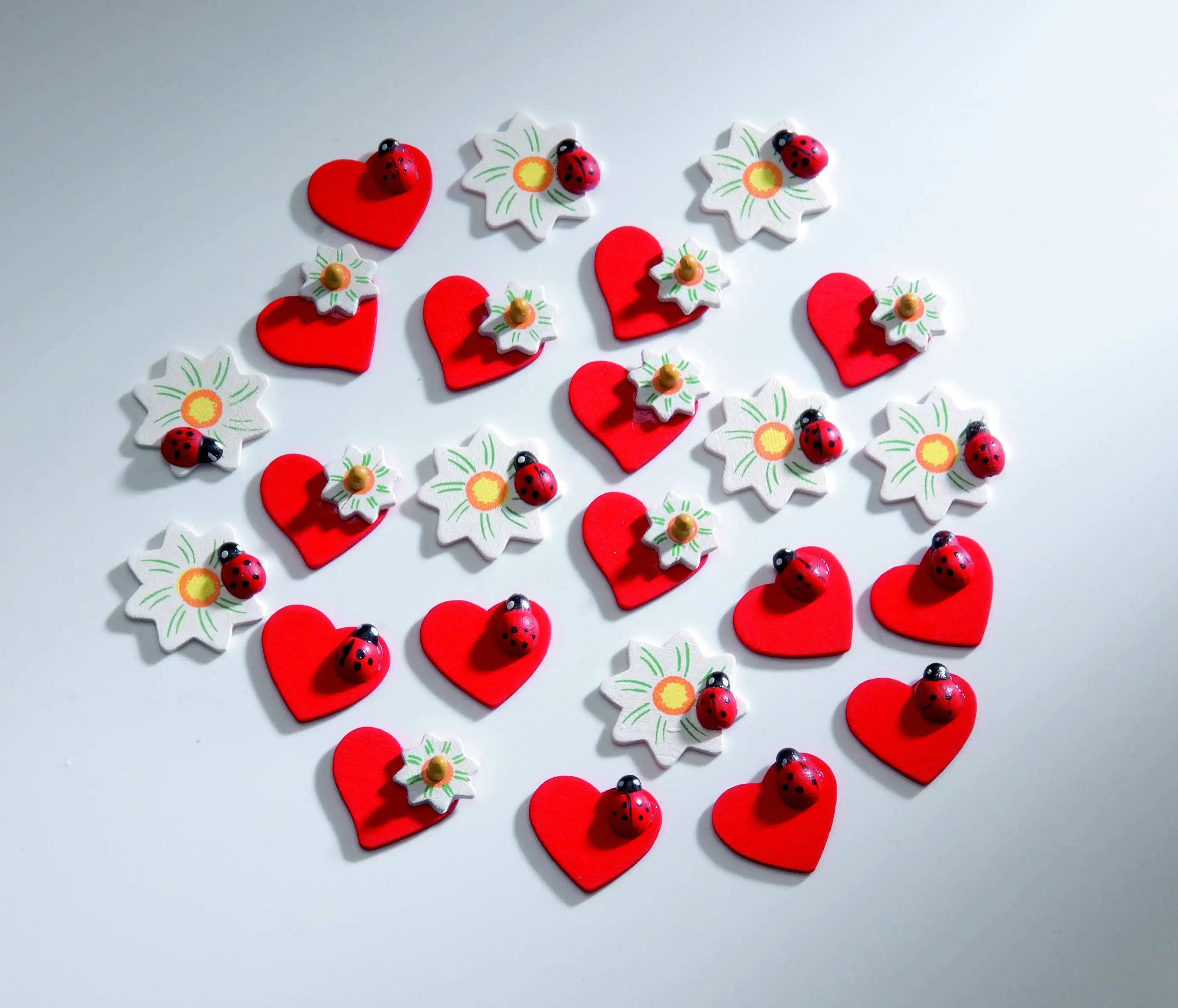 Glorex Holzstreuteile Herz/ Blume, 24 Stück