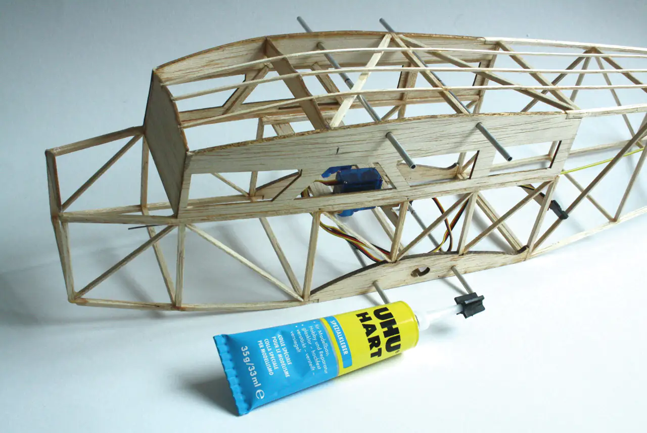 UHU Hart 125 g UHU Hart 125 g