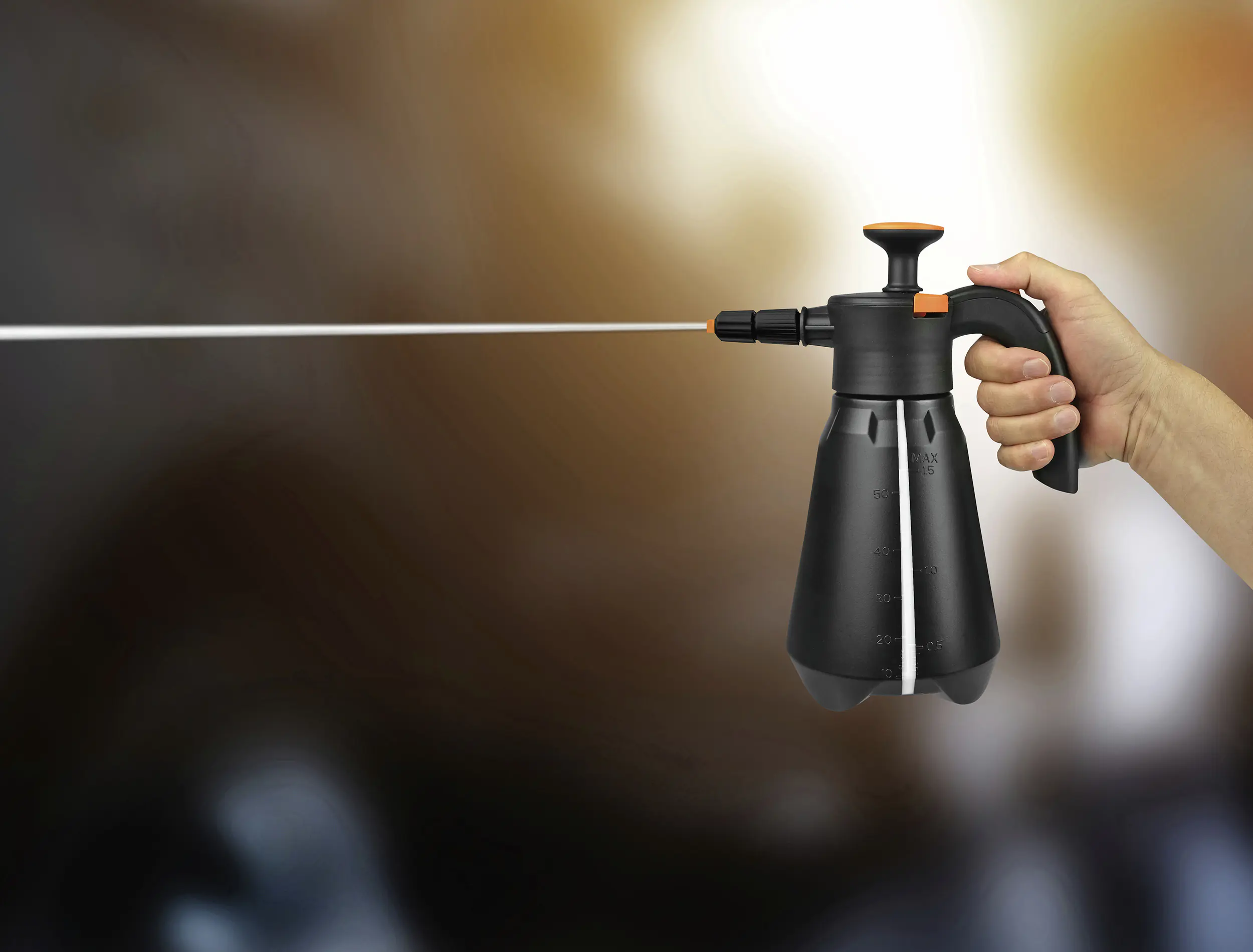 APA Pumpsprühflasche 1,5 L