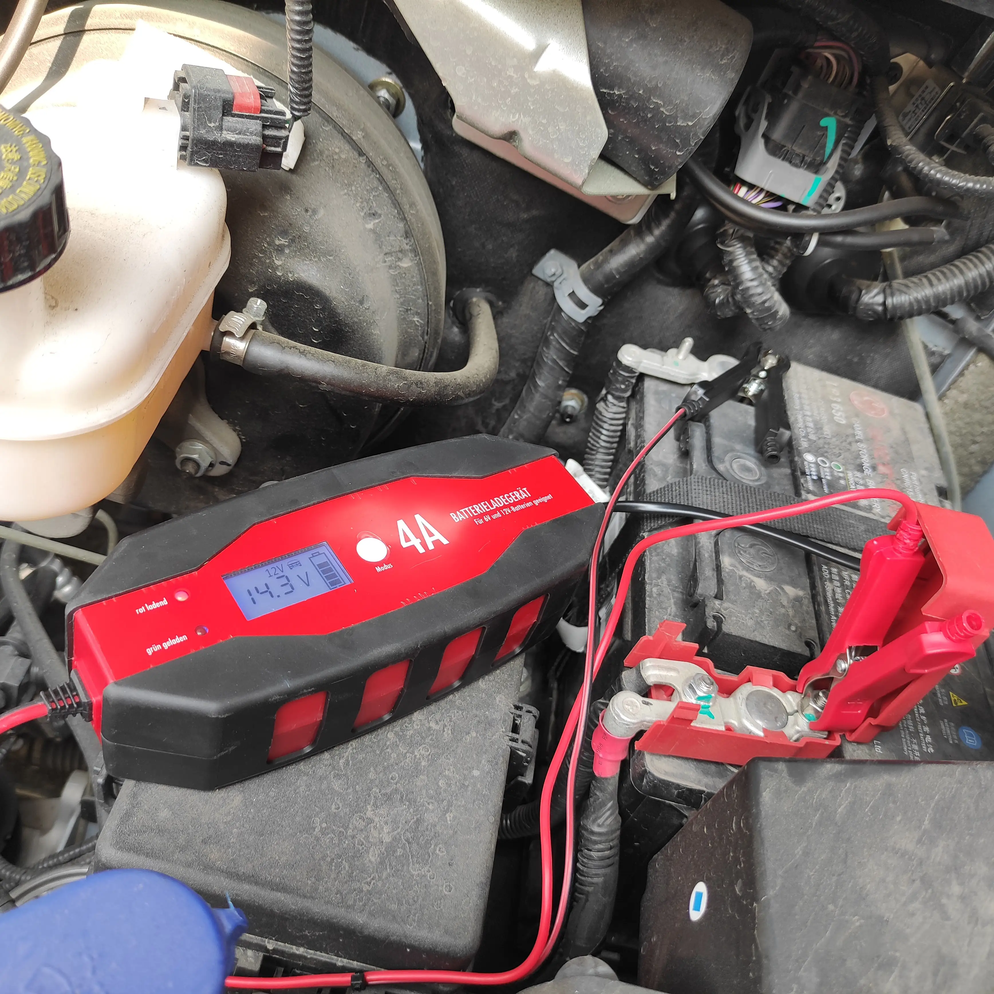 TrendLine Intelligentes Batterieladegerät 6/12V 4A