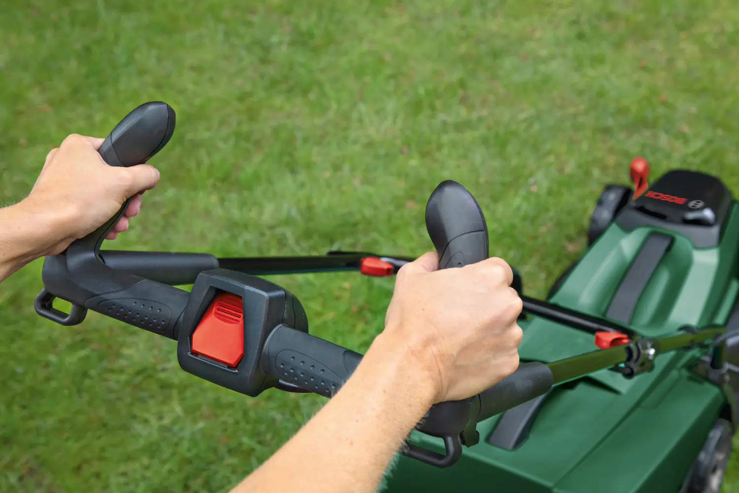 Bosch Akku-Rasenmäher CityMower 18 V 32 cm Schnittbreite inkl. Akku + Ladegerät & Ersatzmesser 32 cm