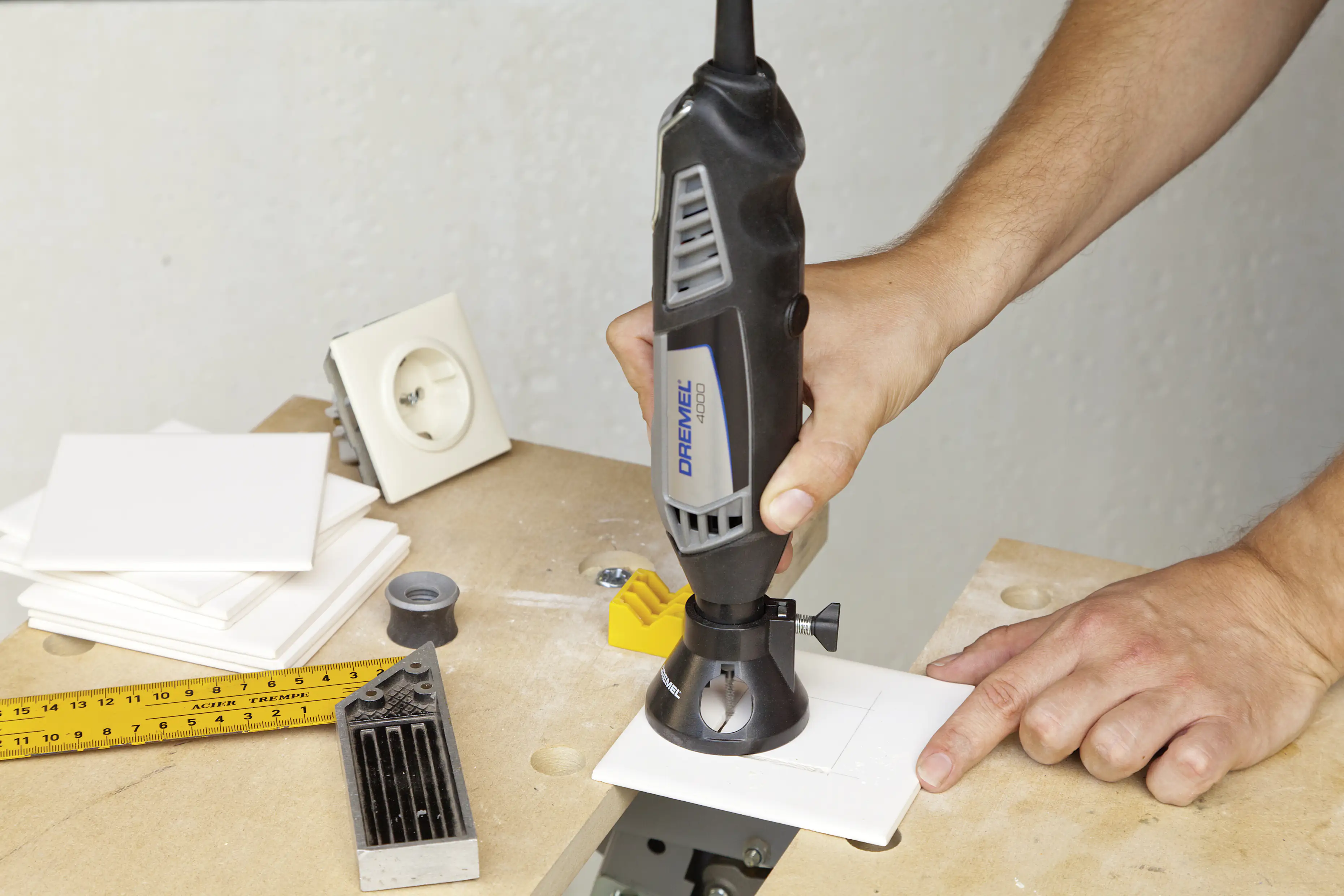 Dremel Fräsvorsatz für Keramik-Wandfliesen 566