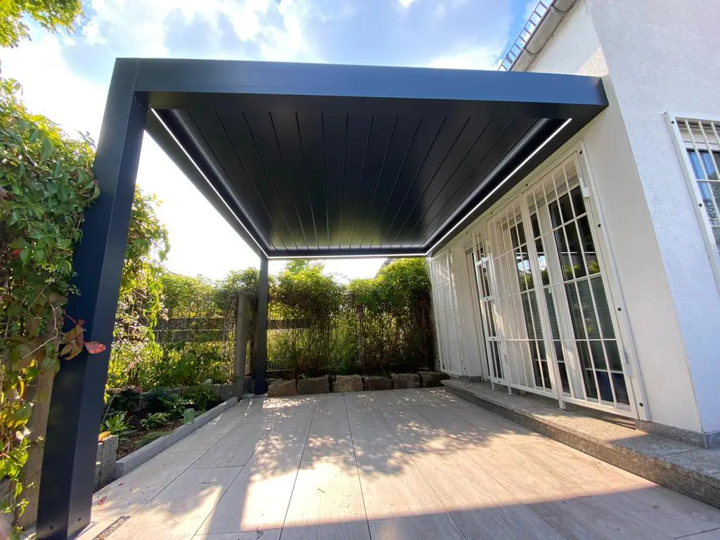 Lamellen Terrassenüberdachung 400 x 406,7 x 273 cm grau Lamellen Terrassenüberdachung 400 x 406,7 x 273 cm grau