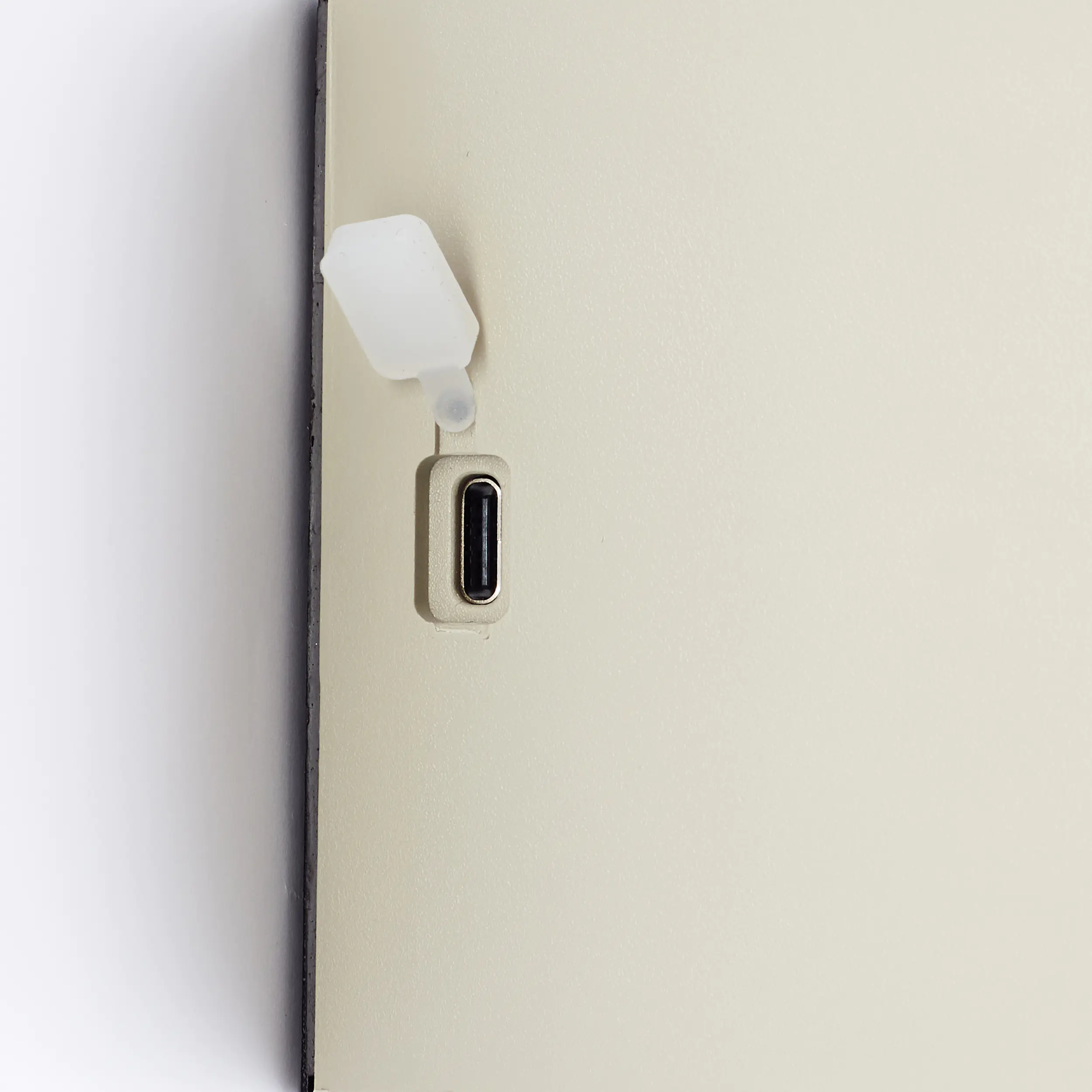 Brilliant Iseo LED Außenleuchte 4 W mit Bewegungsmelder und USB-Anschluss beige Brilliant Iseo LED Außenleuchte 4 W mit Bewegungsmelder und USB-Anschluss beige