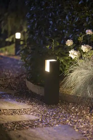 Philips Hue Sockelleuchte White Fuzo Outdoor schwarz 40 cm IP 44 Philips Hue Sockelleuchte White Fuzo Outdoor schwarz 40 cm IP 44