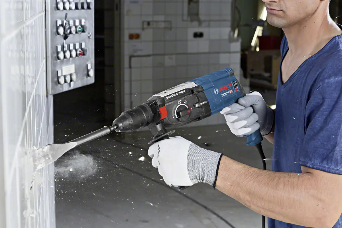 Bosch Professional Bohrhammer GBH 2-28 F 880 W im Koffer