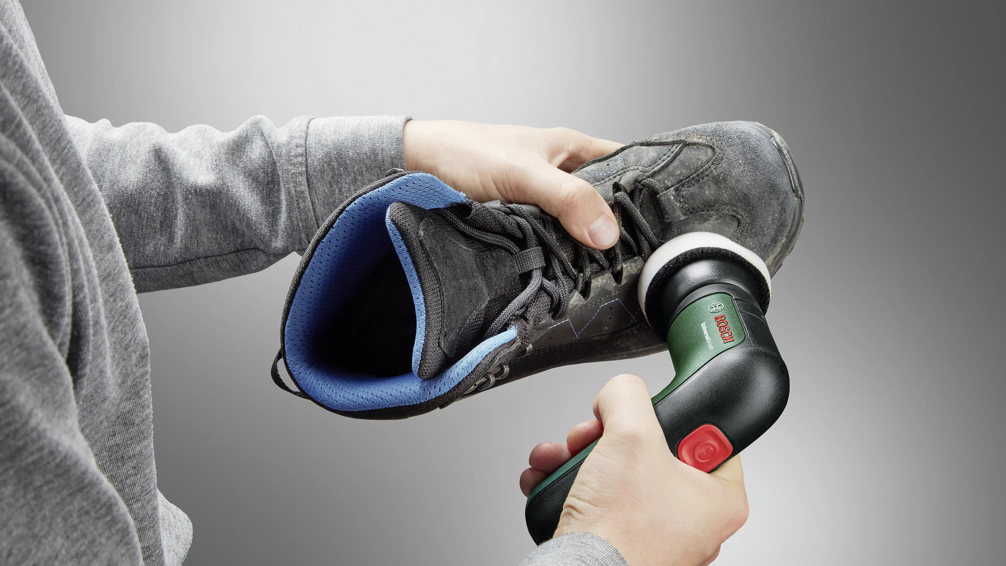 Bosch Akku-Reinigungsbürste UniversalBrush 3,6 V inkl. Akku und Ladegerät Bosch Akku-Reinigungsbürste UniversalBrush 3,6 V inkl. Akku und Ladegerät