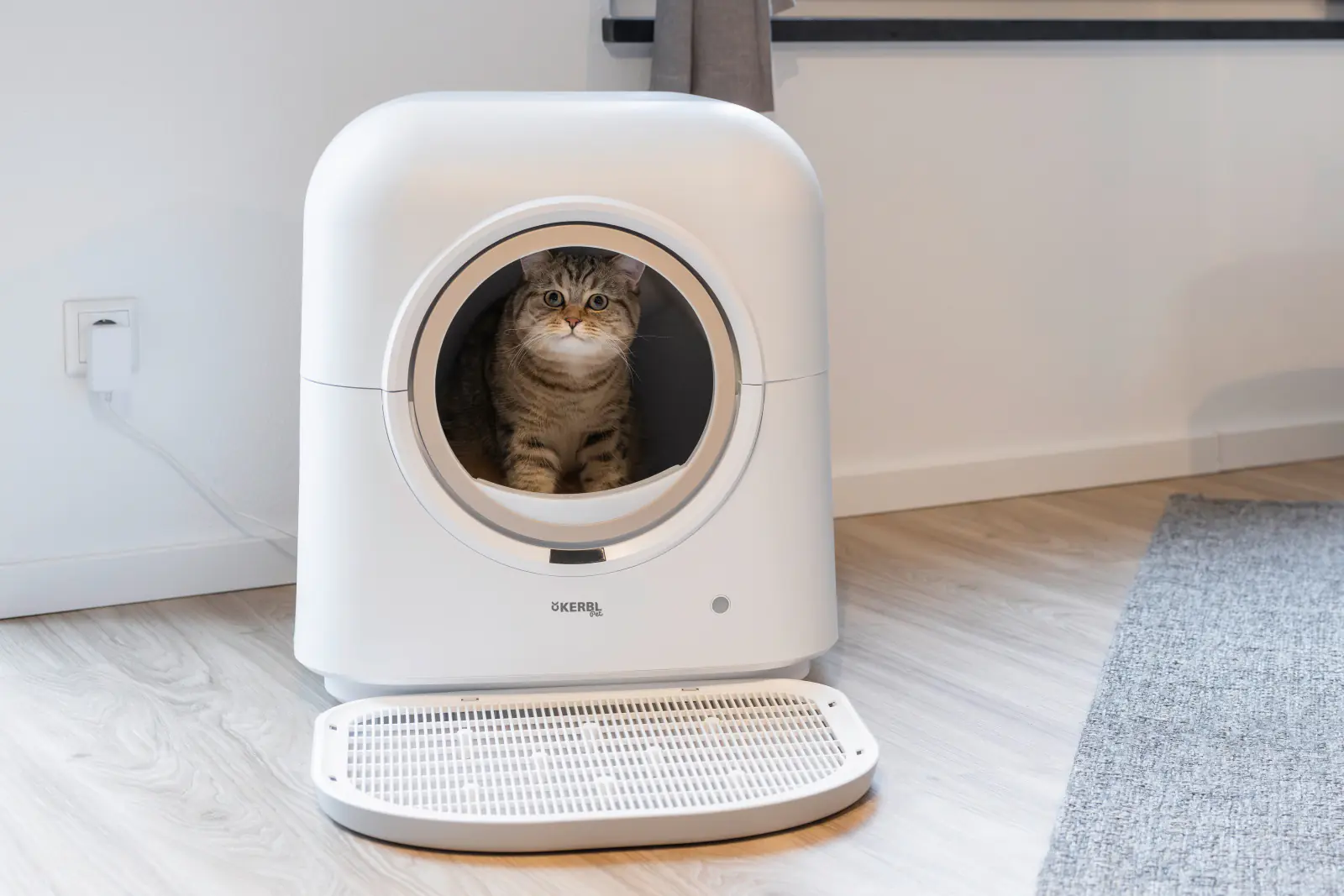 Kerbl Pet Selbstreinigende Katzentoilette Smart 54 x 54 x 60 cm weiß