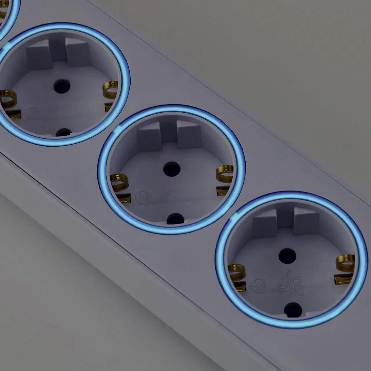 Blaupunkt Steckdosenleiste 6-fach 2m mit Touch-Schalter, beleuchtet