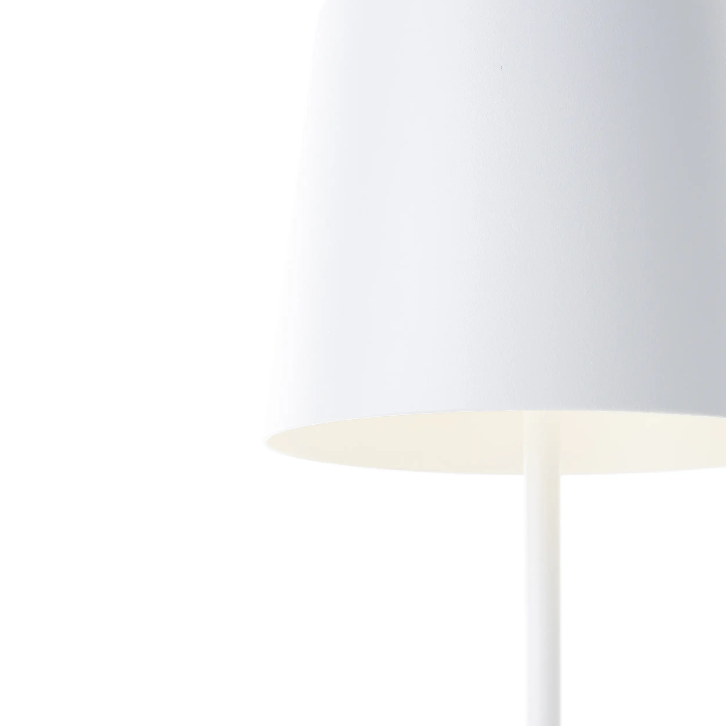 Brilliant LED Akku-Tischlampe Kaami 37 cm dimmbar USB-Kabel weiß warmweiß