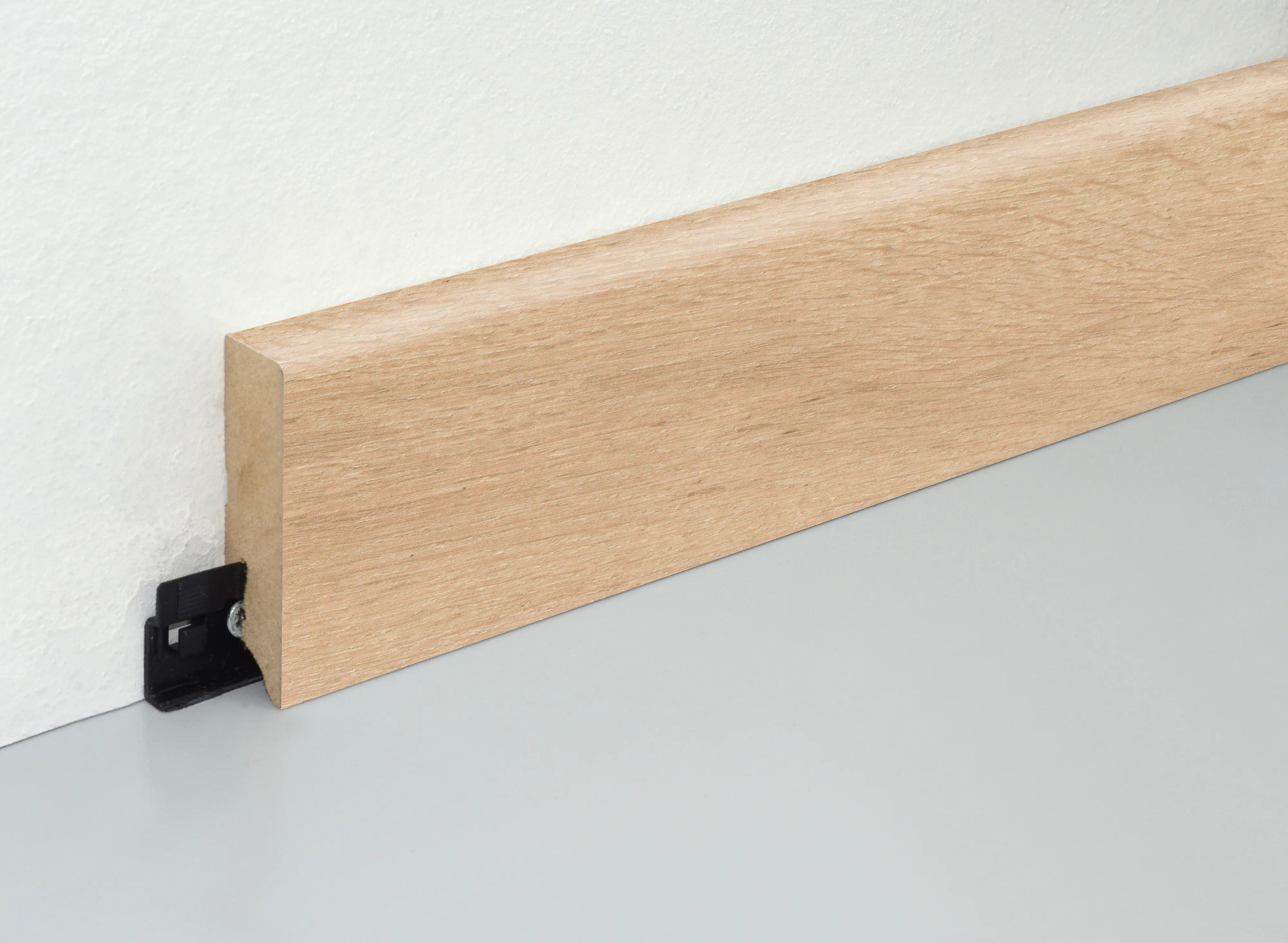 Neuhofer Fußleiste 240 cm x 70 x 19 mm Eiche Burnell