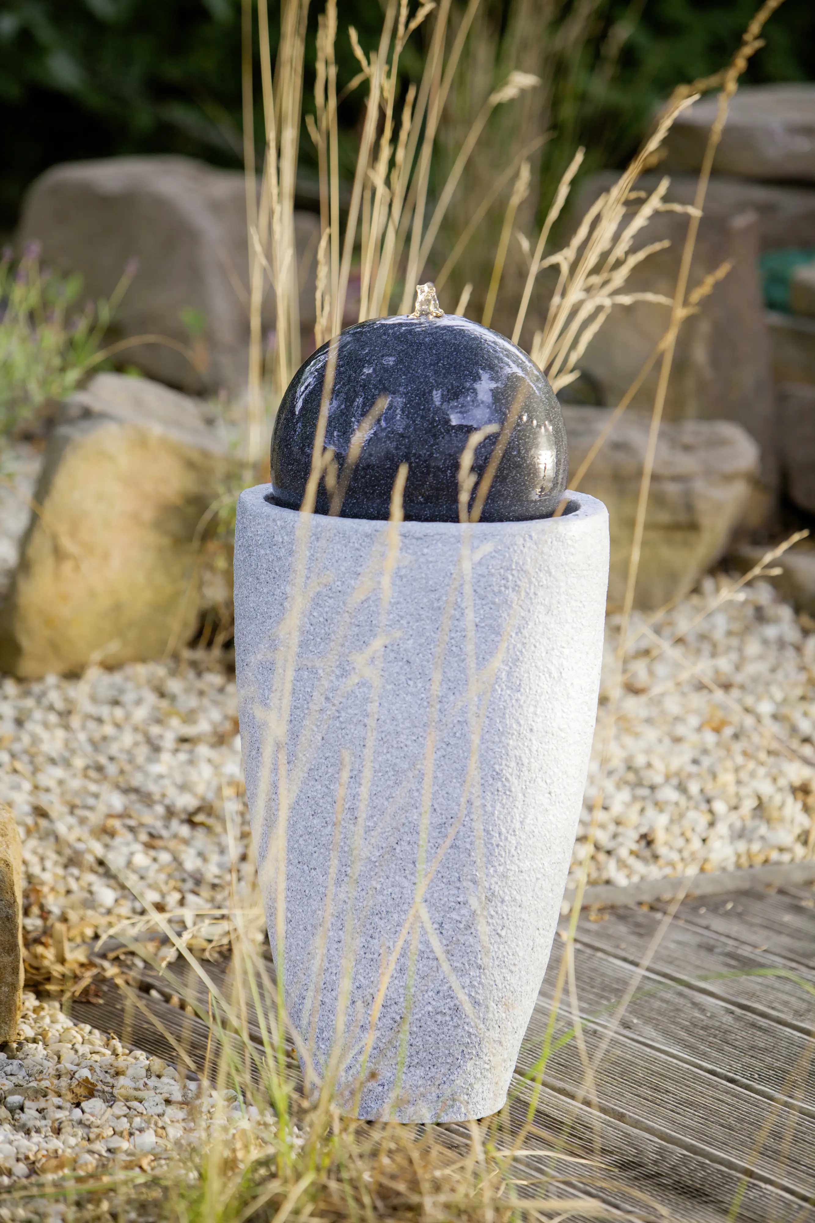 Heissner Gartenbrunnen Mocca granitgrau