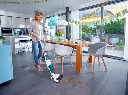 Leifheit Akku-Saugwischer Regulus Aqua PowerVAC inkl. Akku und Ladegerät