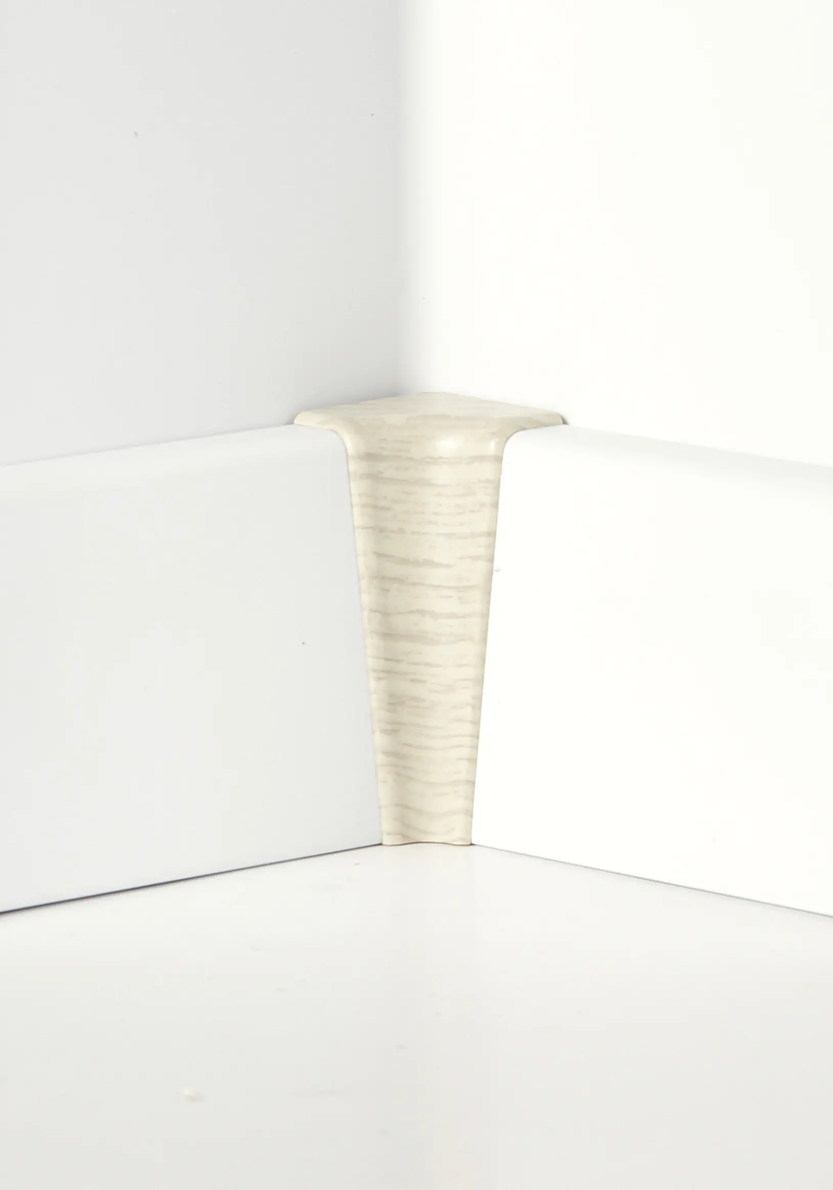 Classen Innenecke für Clip-Leiste foliert 58 x 19 mm eiche weiß Holzpore