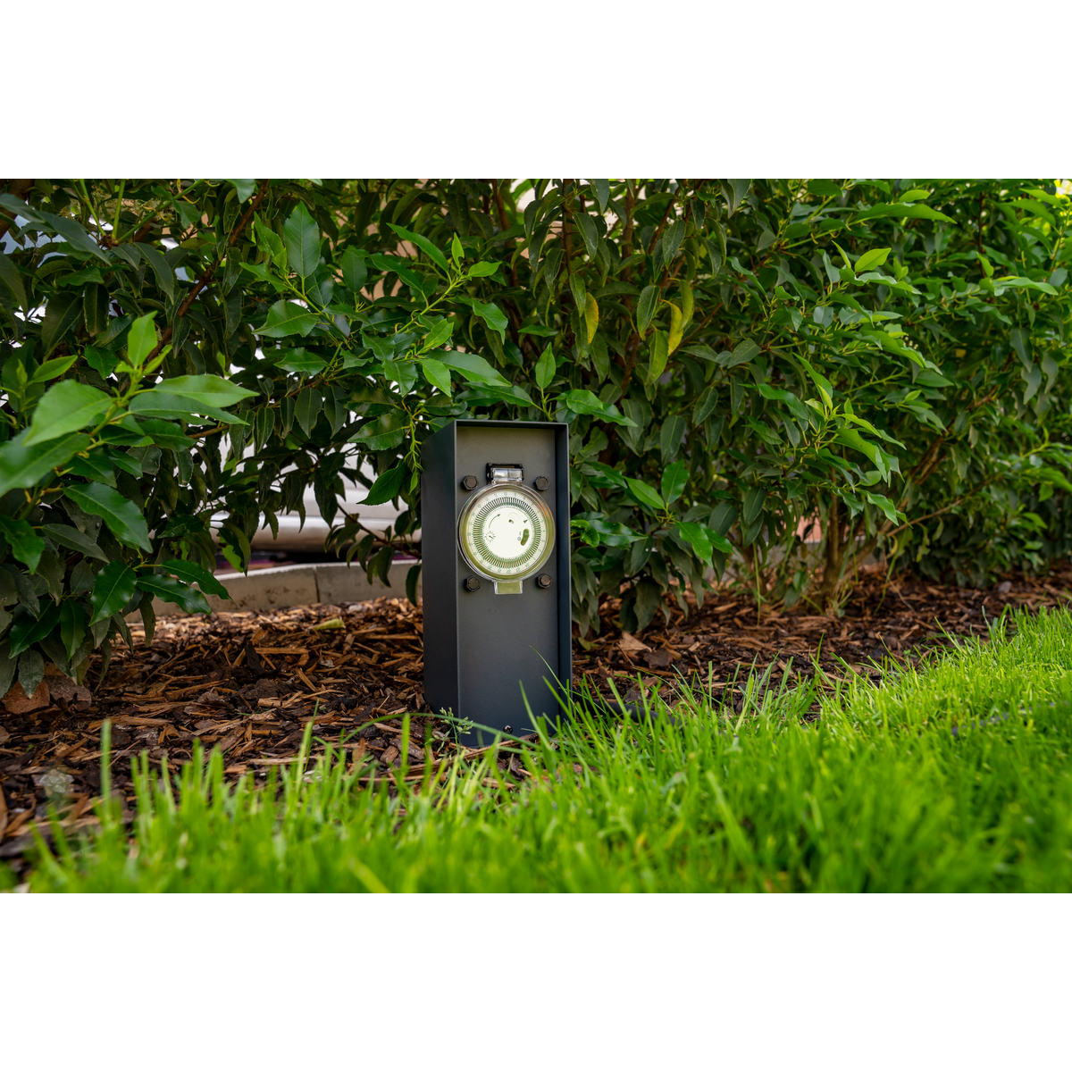 Unitec Gartensäule mit 2 Schutzkontakt-Steckdosen inkl. Zeitschaltuhr schwarz