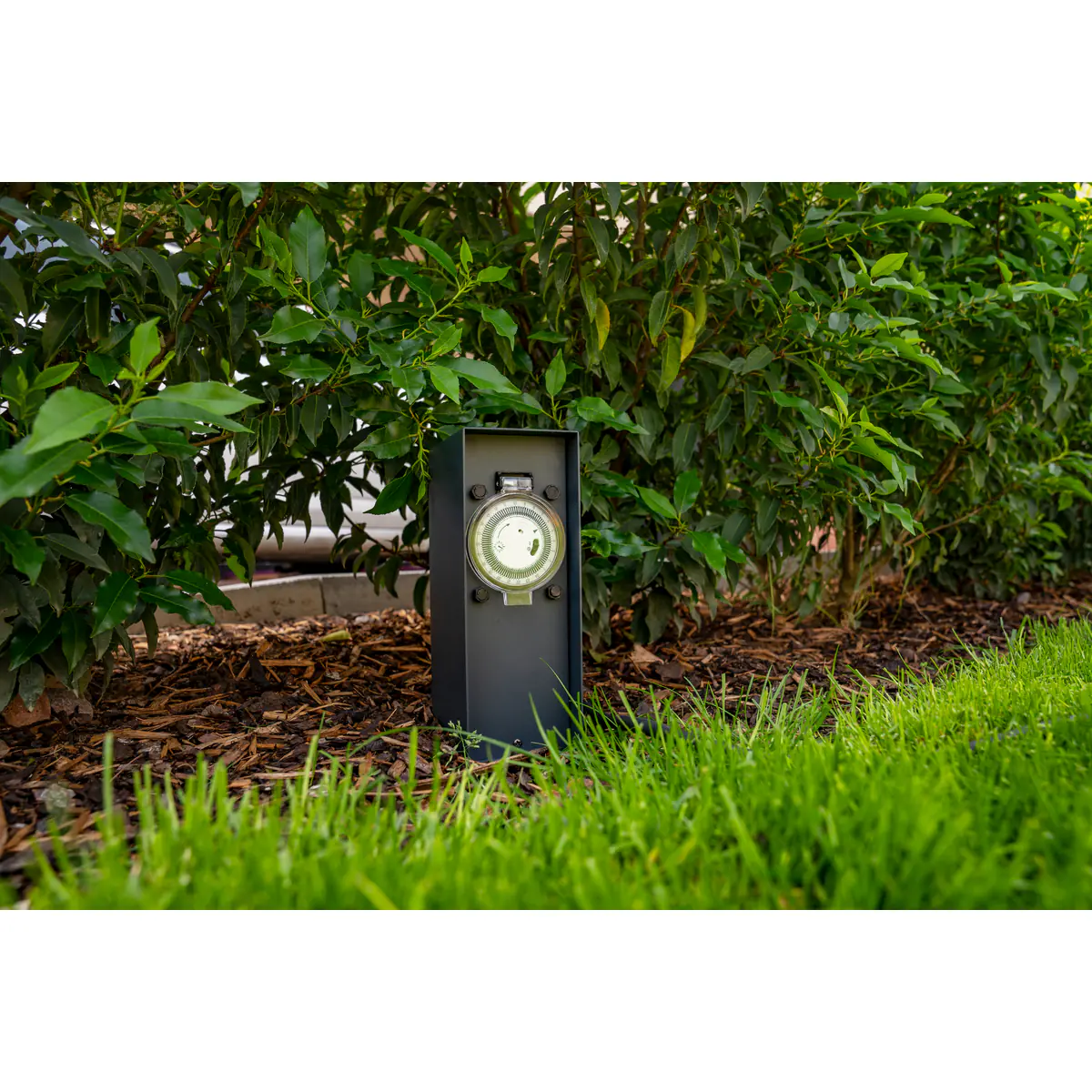 Unitec Gartensäule mit 2 Schutzkontakt-Steckdosen inkl. Zeitschaltuhr schwarz