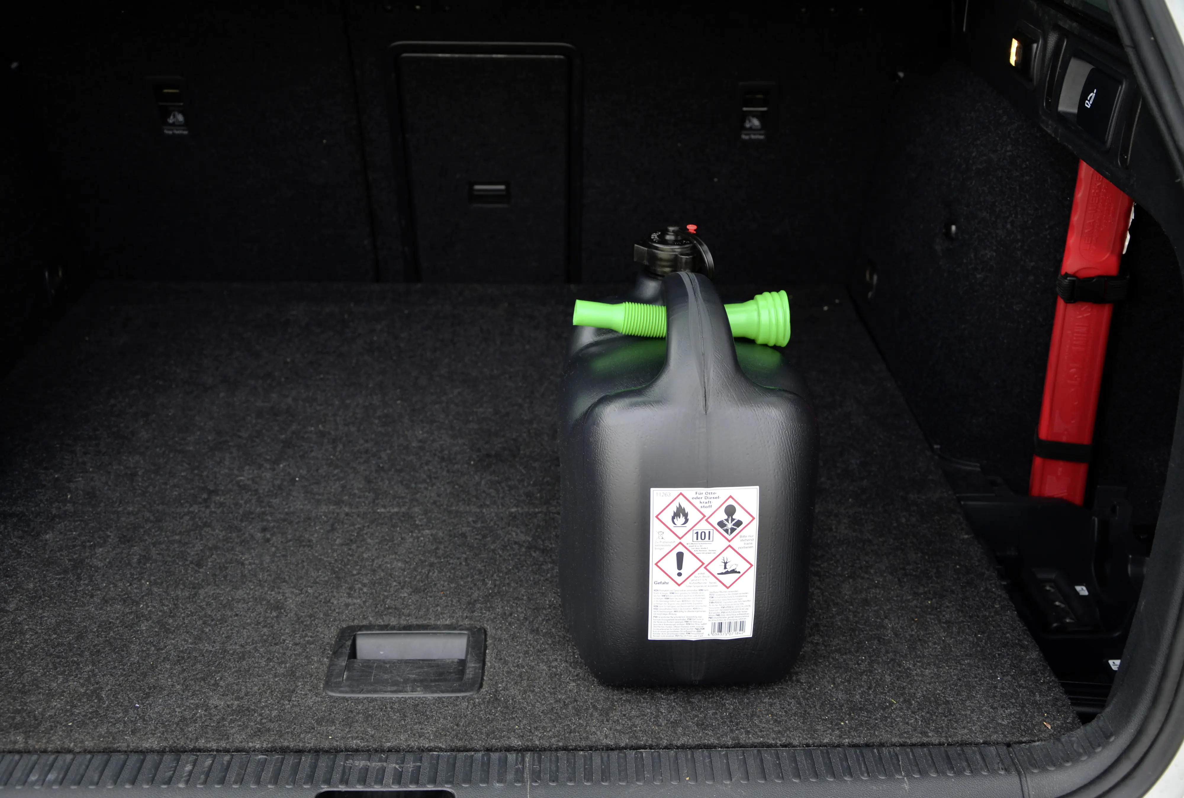 Cartrend Benzinkanister 20 Liter Kunststoff mit Einfüllstutzen Cartrend Benzinkanister 20 Liter Kunststoff mit Einfüllstutzen