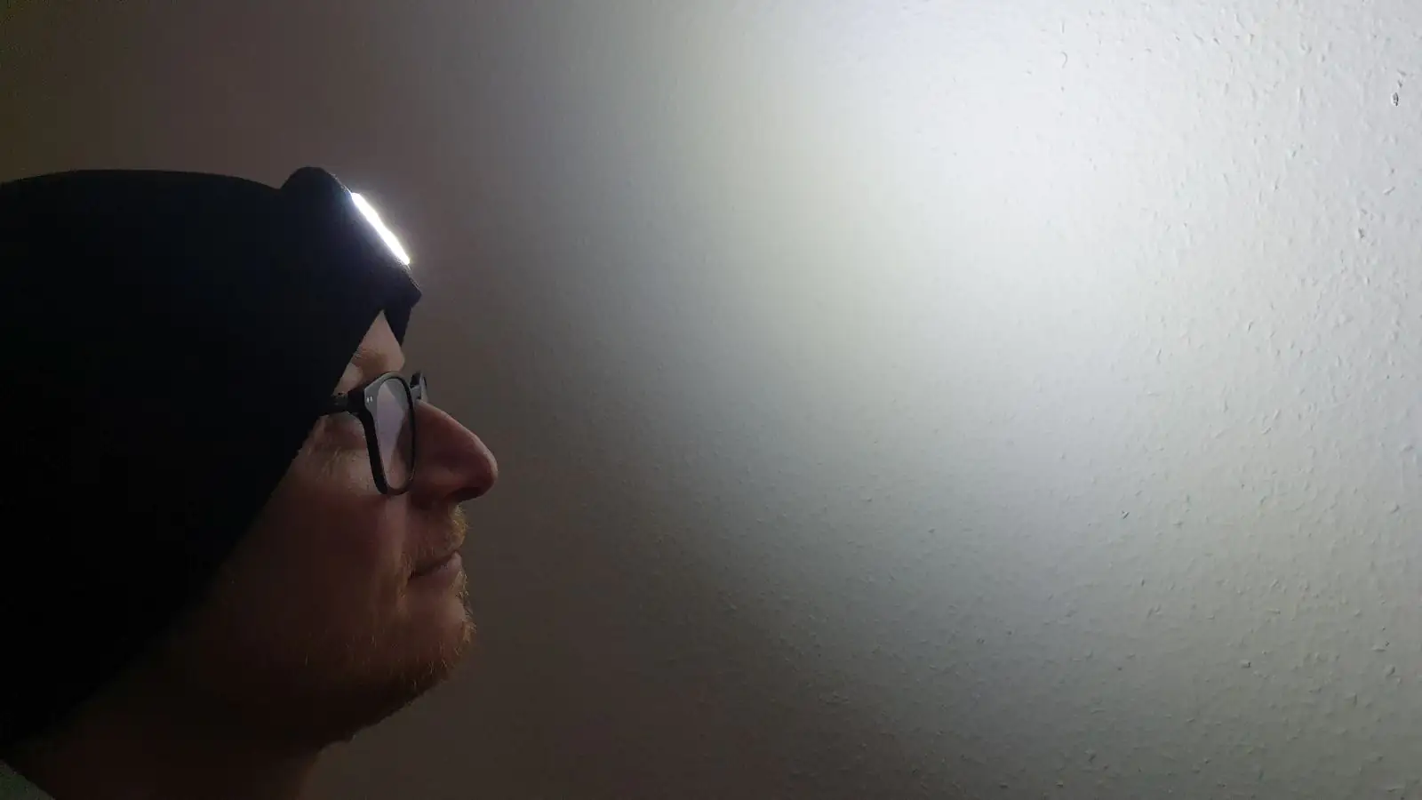 Primaster Mütze Beanie mit LED-Licht laden per USB Primaster Mütze Beanie mit LED-Licht laden per USB