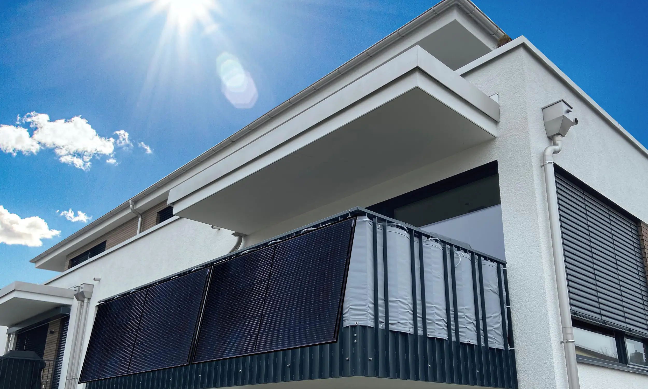 Sunlit Solar Balkonkraftwerk 600/800 Watt Aufständerung, Wifi, Wechselrichter Sunlit Solar Balkonkraftwerk 600/800 Watt Aufständerung, Wifi, Wechselrichter