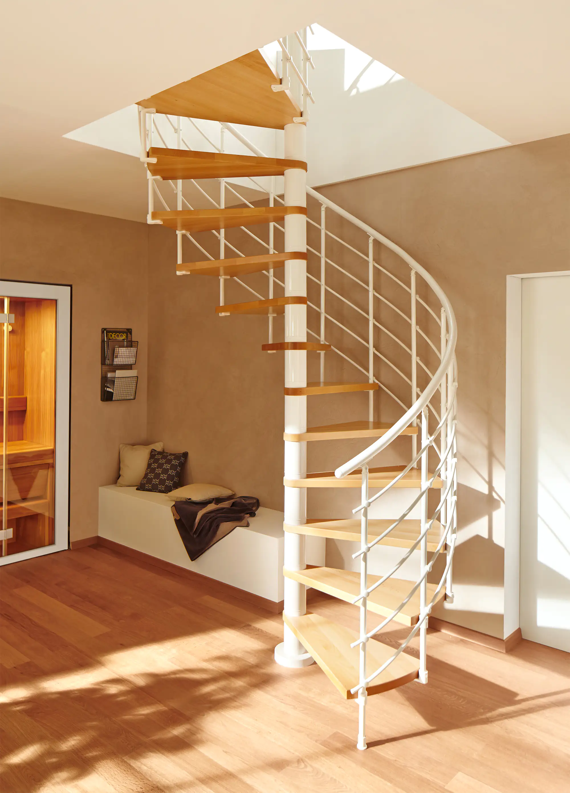 DOLLE Spindeltreppe Oslo Ø 140 cm, weiß, Buche Natur DOLLE Spindeltreppe Oslo Ø 140 cm, weiß, Buche Natur