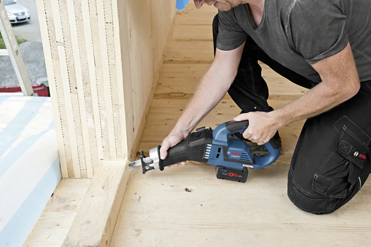 Bosch Professional Akku-Säbelsäge GSA 18V-32 Solo