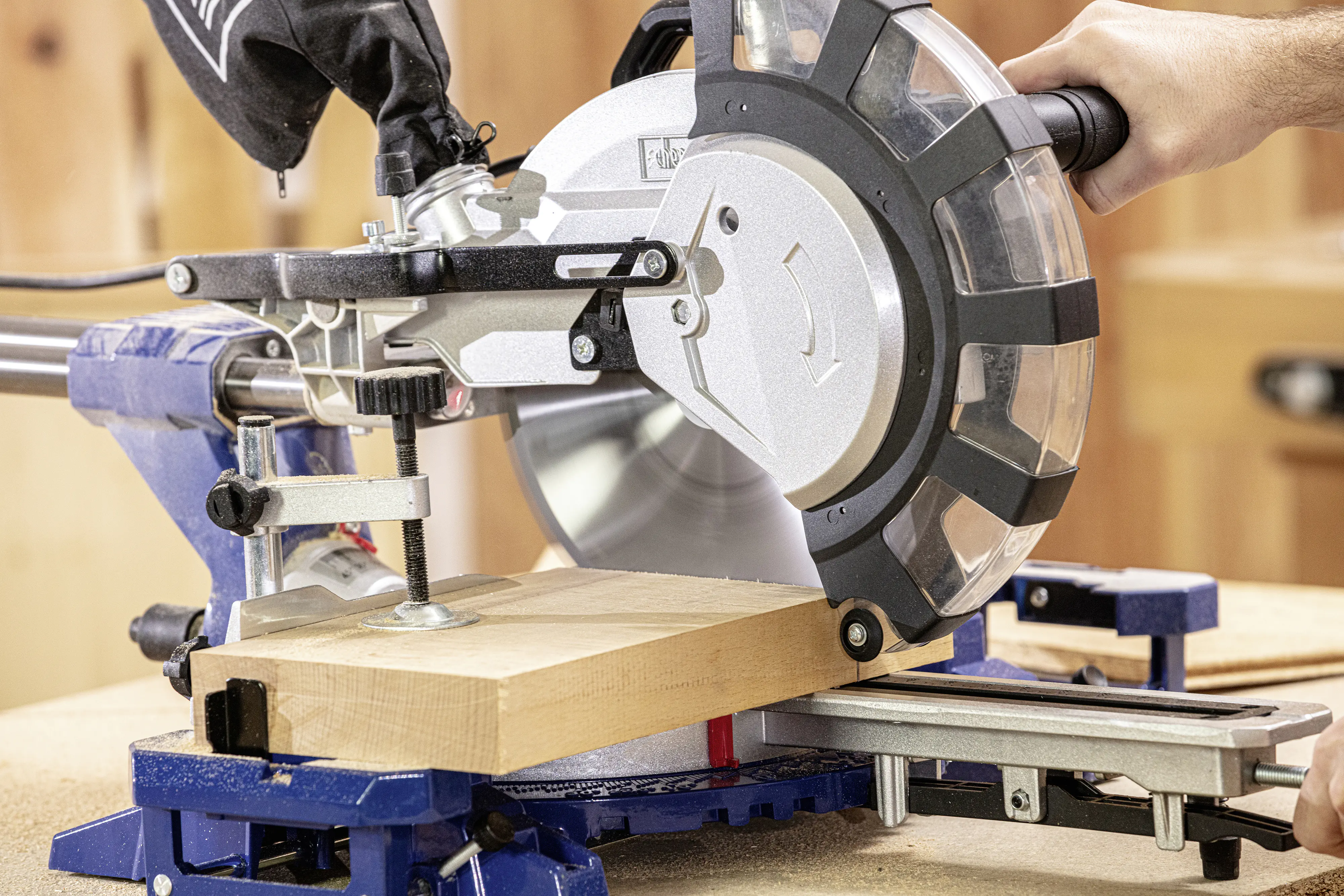 Scheppach Kapp-, Zug- und Gehrungssäge HM254SPX 340 mm Schnittbreite