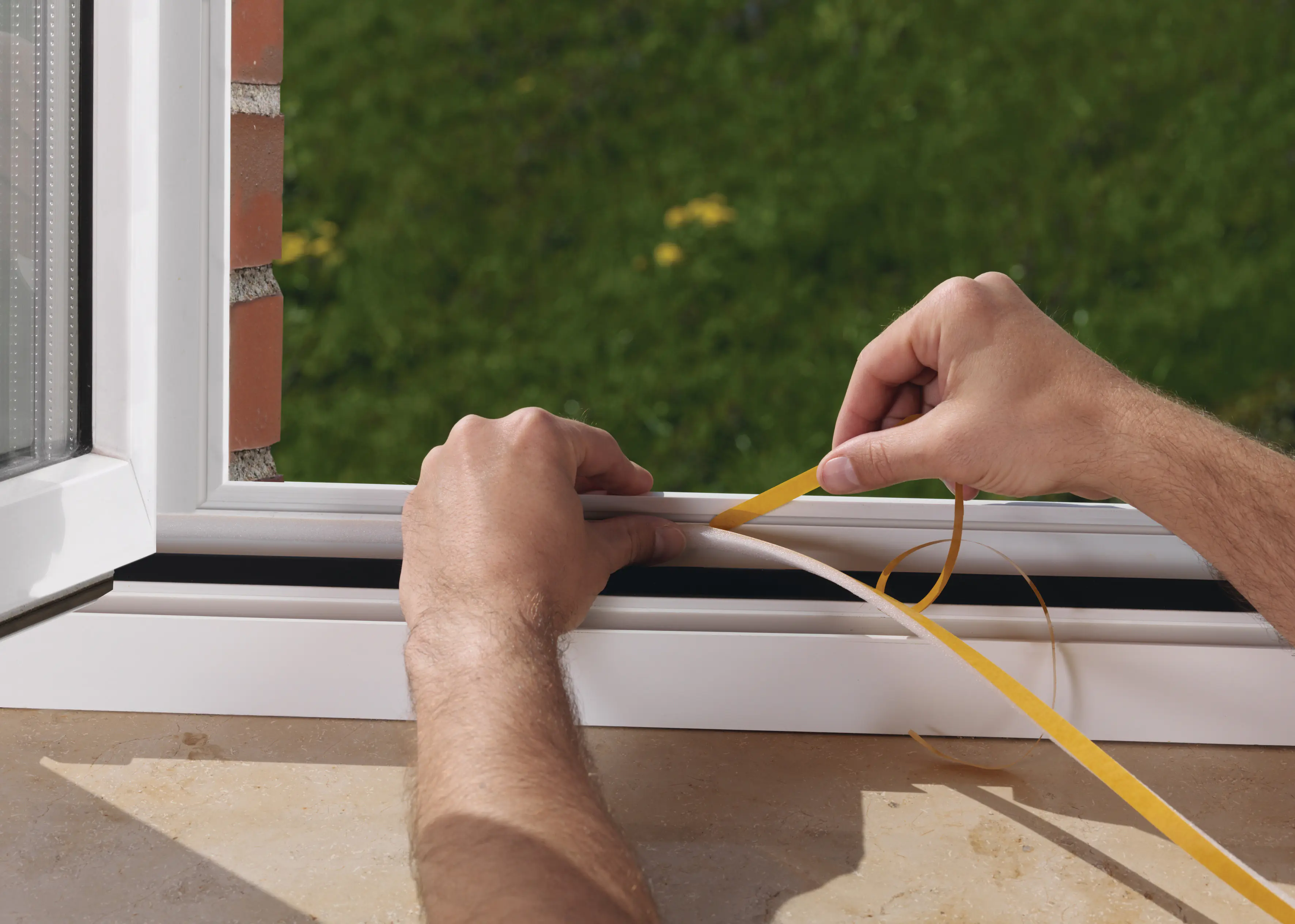 tesa Moll Schaumstoff Fensterdichtung 6 m, weiß