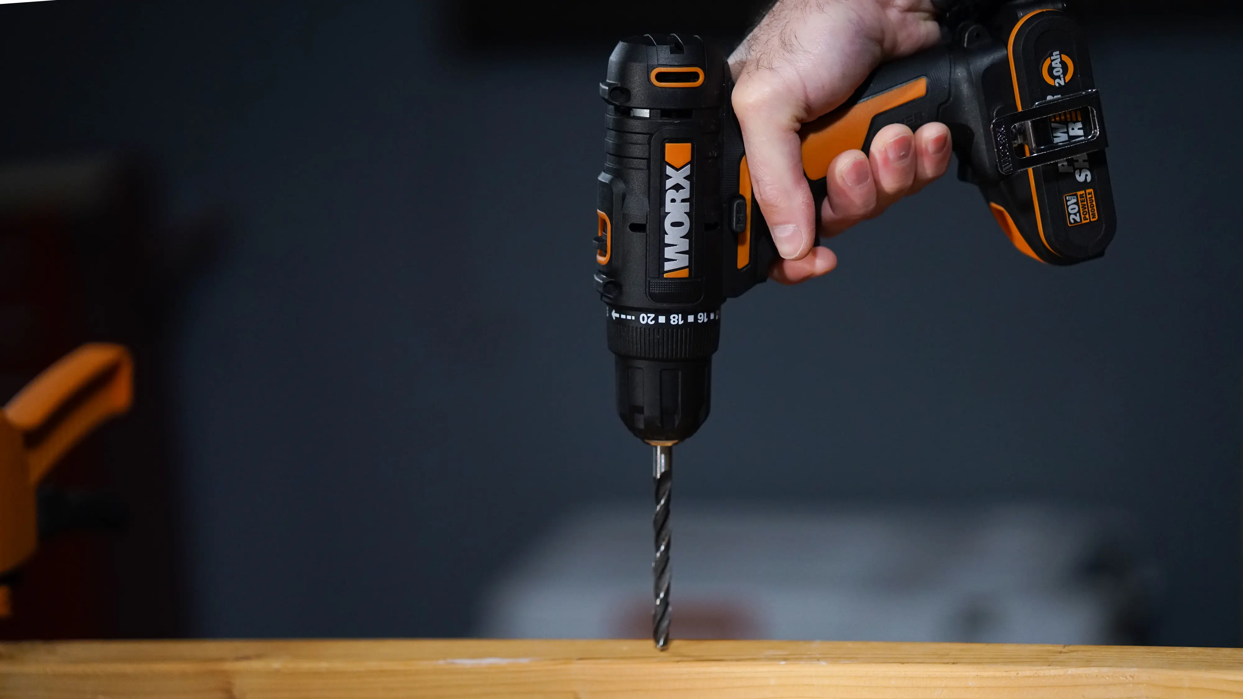 Worx Akku-Bohrschrauber WX100 20 V inkl. Akku Ladegerät & Tasche