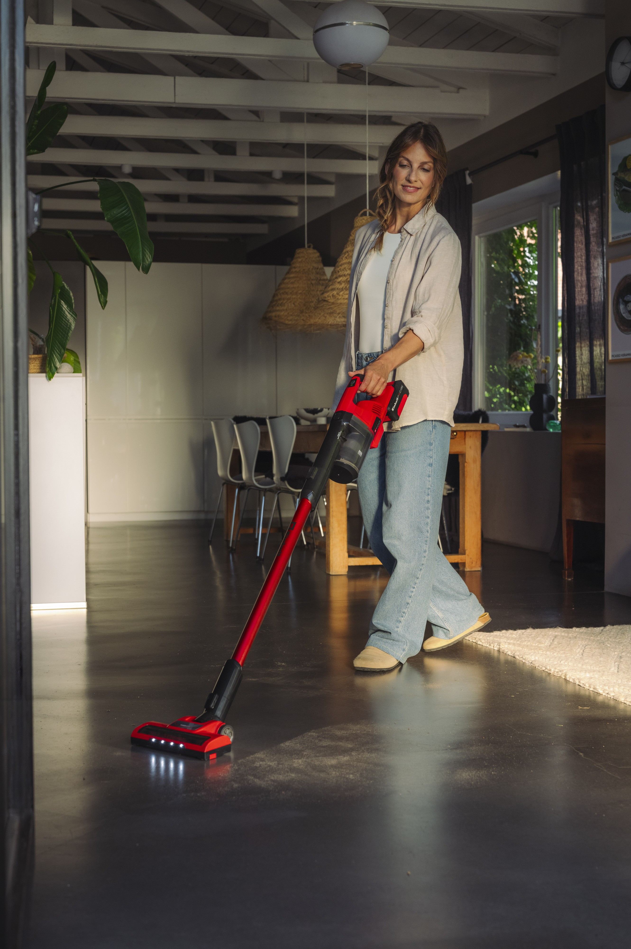 Einhell Akku-Stielstaubsauger TE-SV 18 Li inkl. 4Ah Starterset