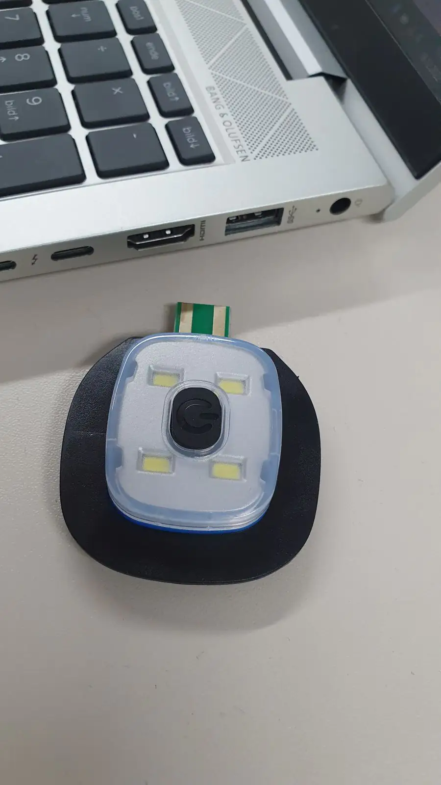 Primaster Mütze Beanie mit LED-Licht laden per USB Primaster Mütze Beanie mit LED-Licht laden per USB