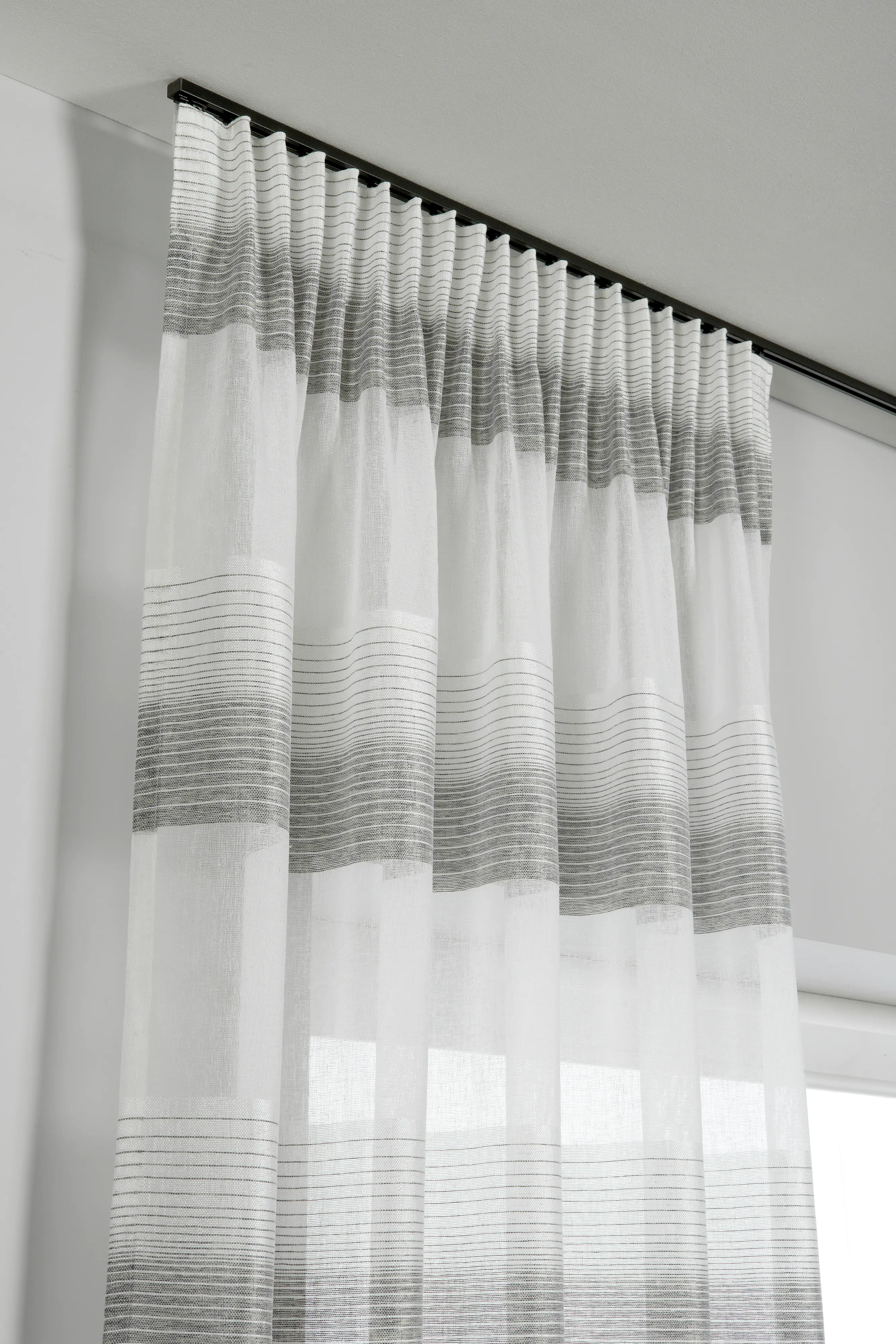 Gardinia Vorhangschienen-Set Lucy 1-läufig schwarz-matt 160 cm Gardinia Vorhangschienen-Set Lucy 1-läufig schwarz-matt 160 cm