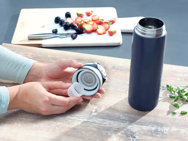 Leifheit Thermobecher Flip 600 ml dunkelblau